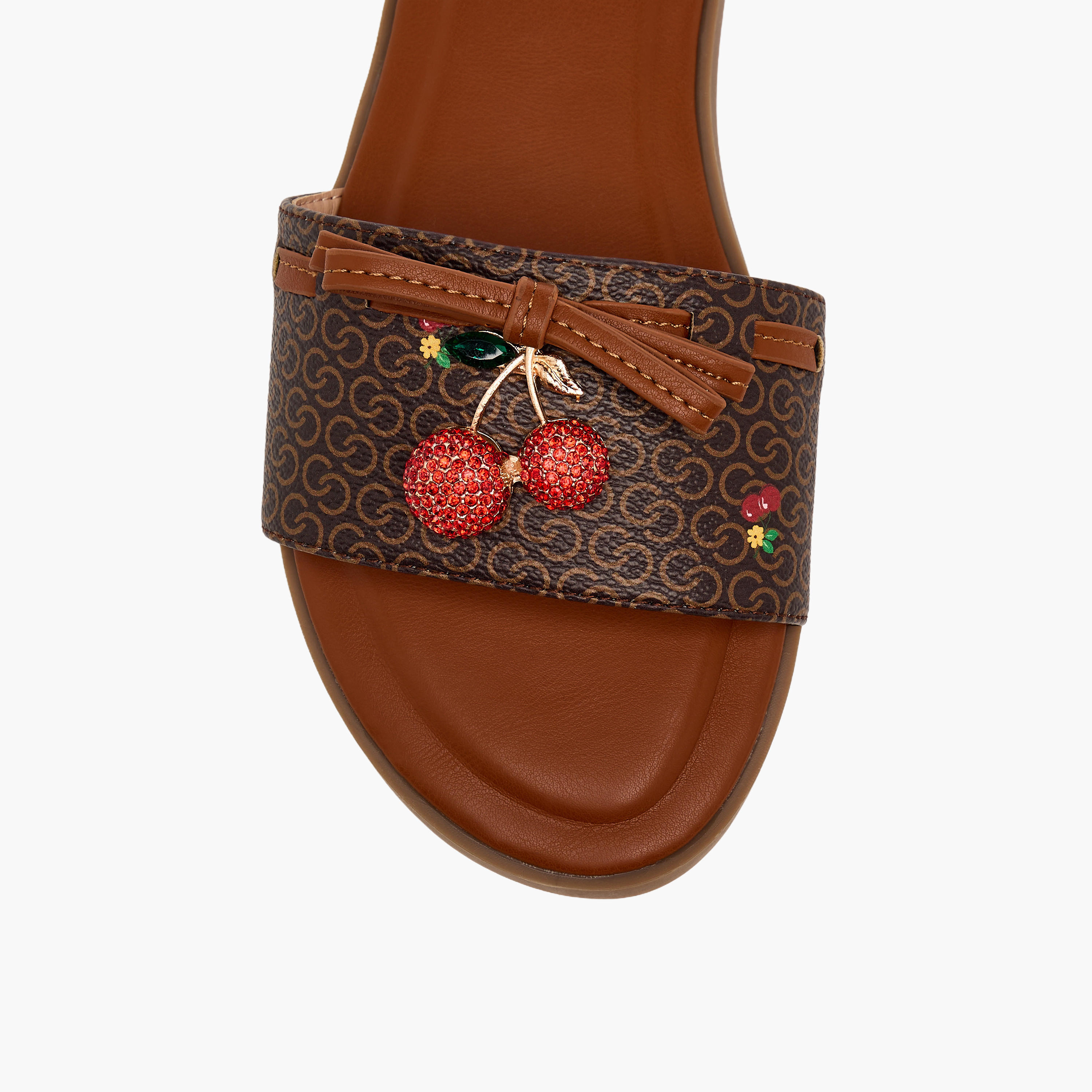 صندل مسطح بطبعات مونوجرام للنساء من سيليست-women-shoes-flats-sandals-image-4