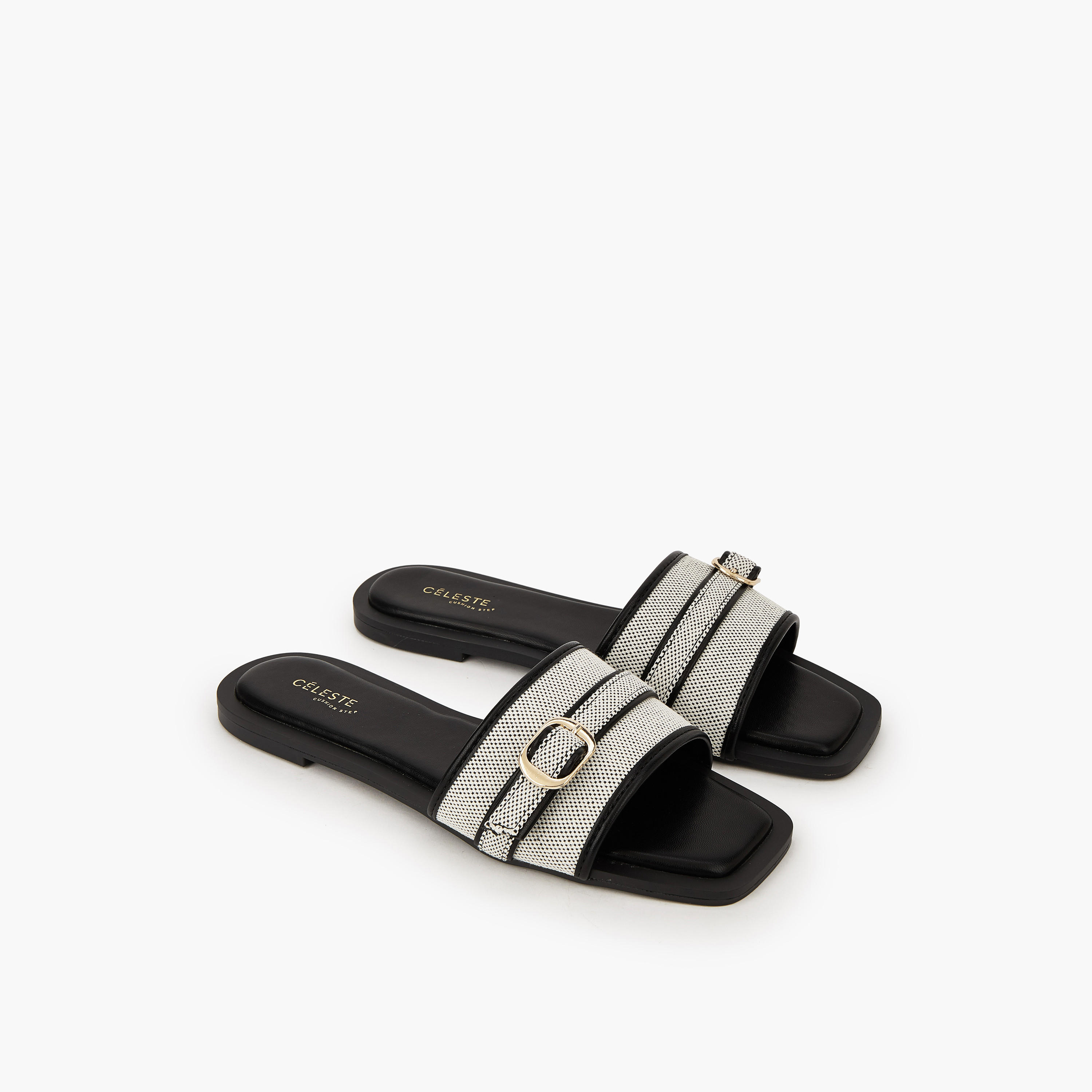 صندل مسطح بارز الملمس بتفاصيل إبزيم للنساء من سيليست-women-shoes-sandals-flats-image-1