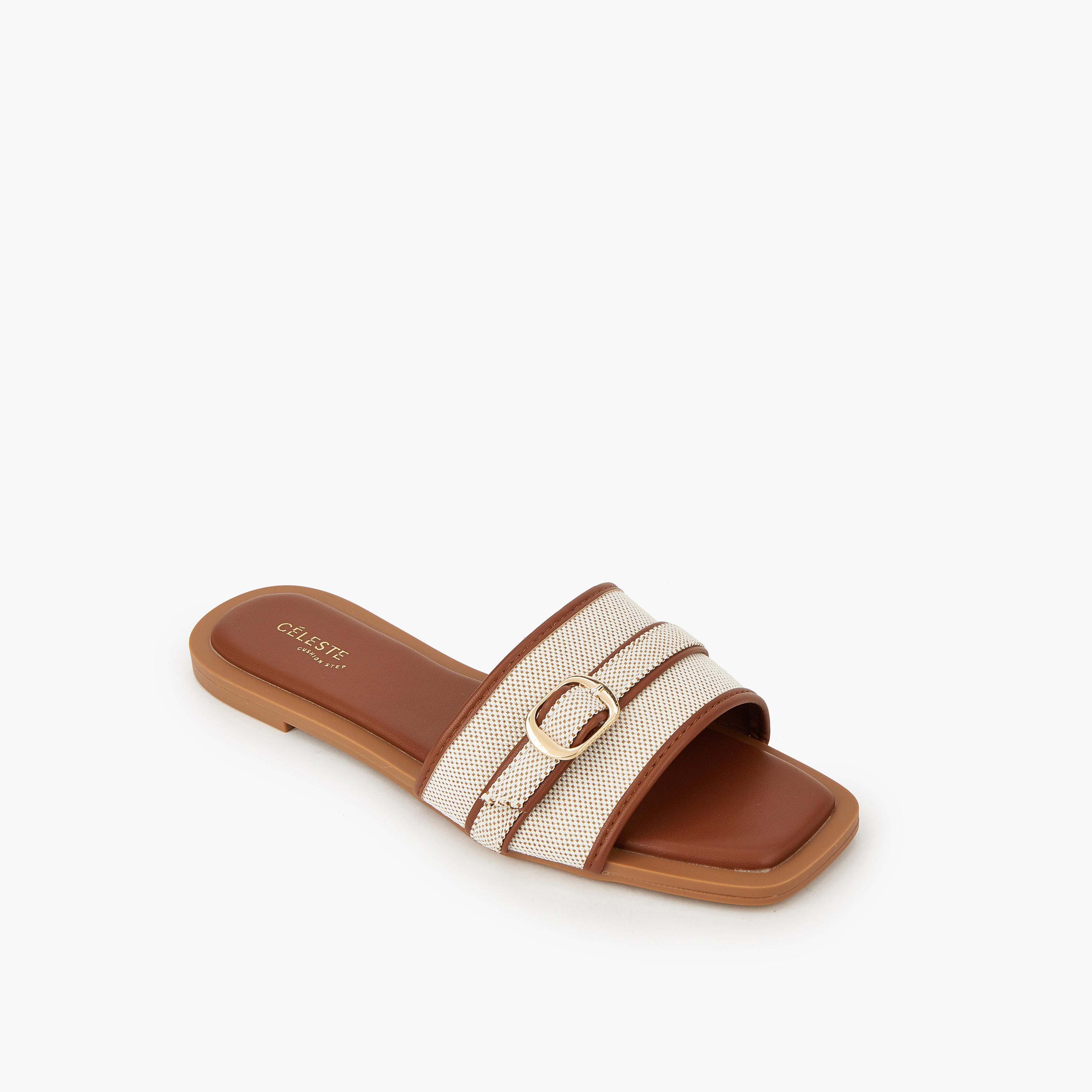 صندل مسطح بارز الملمس بتفاصيل إبزيم للنساء من سيليست-women-shoes-sandals-flats-image-2