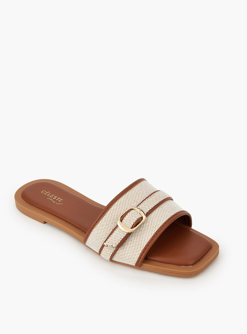 صندل مسطح بارز الملمس بتفاصيل إبزيم للنساء من سيليست-women-shoes-sandals-flats-image-2