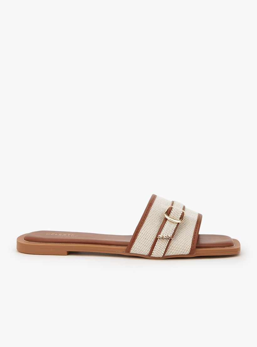 صندل مسطح بارز الملمس بتفاصيل إبزيم للنساء من سيليست-women-shoes-sandals-flats-image-3