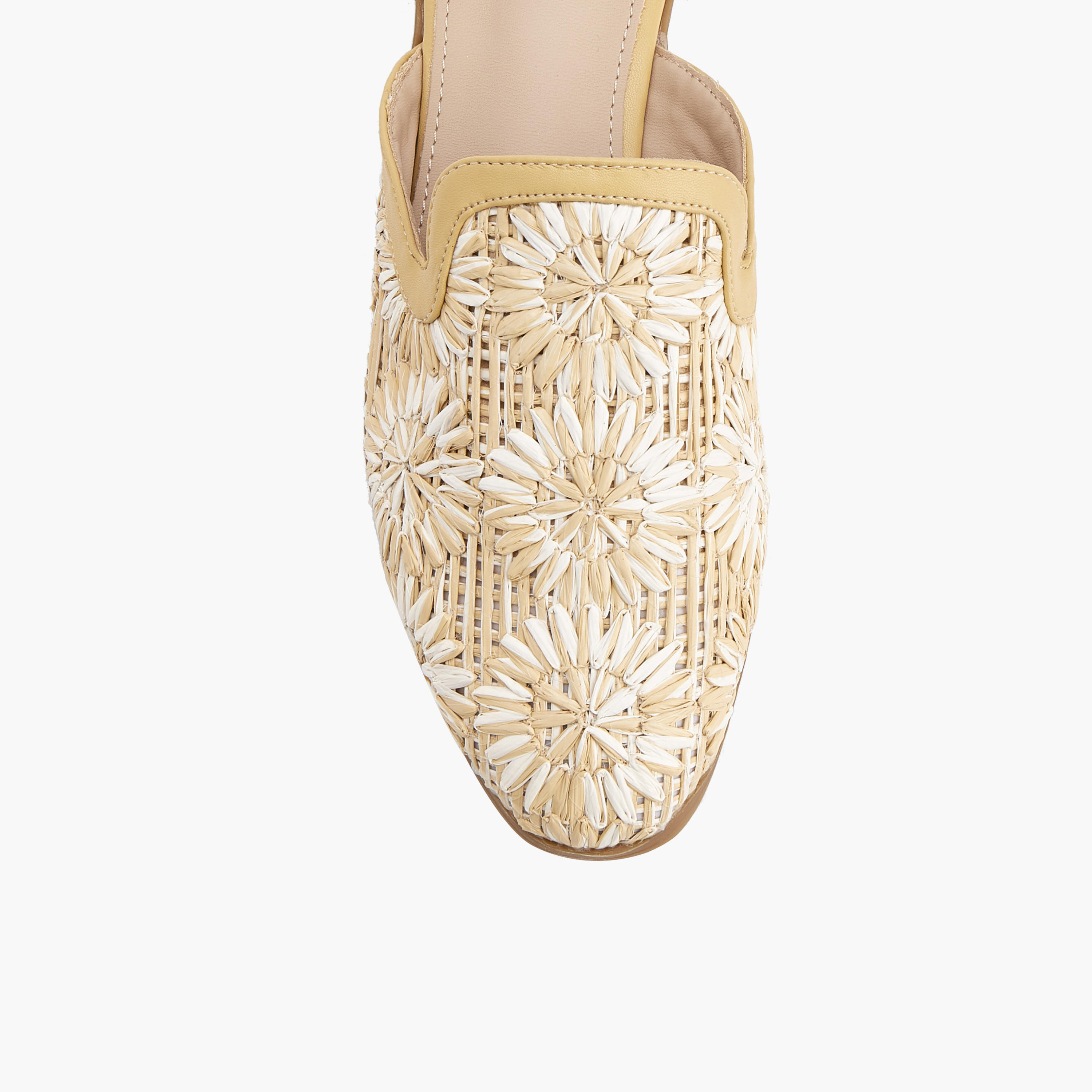 حذاء ميول سهل الارتداء للنساء من فلورا بيلا-women-shoes-flats-mules-image-4