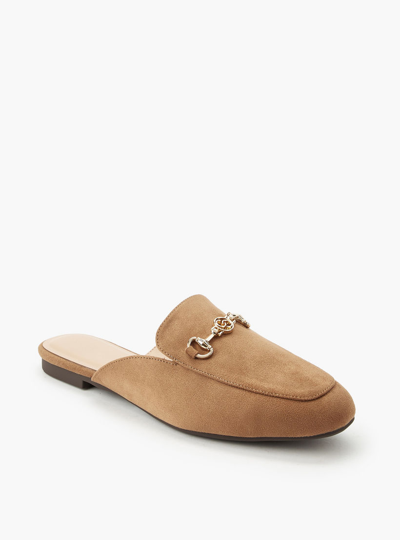 حذاء ميول شمواه سهل الارتداء بتفاصيل حلية للنساء من سيليست-women-shoes-flats-mules-image-2