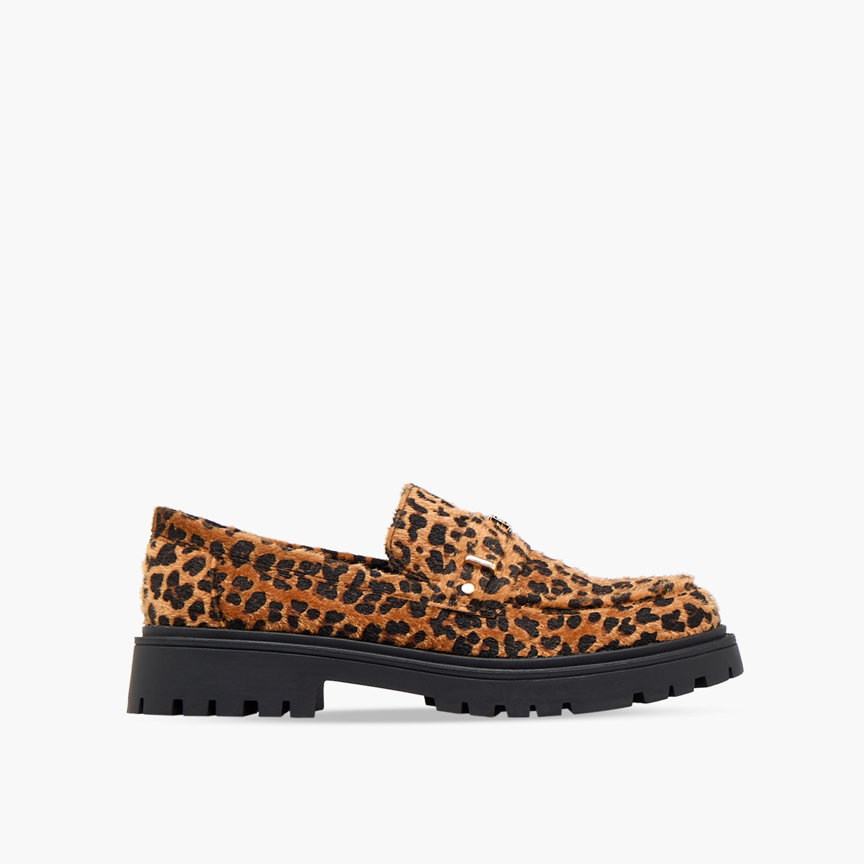 حذاء لوفر مزين بمعدن للنساء من فلورا بيلا-women-shoes-loafersandmoccasins-image-3