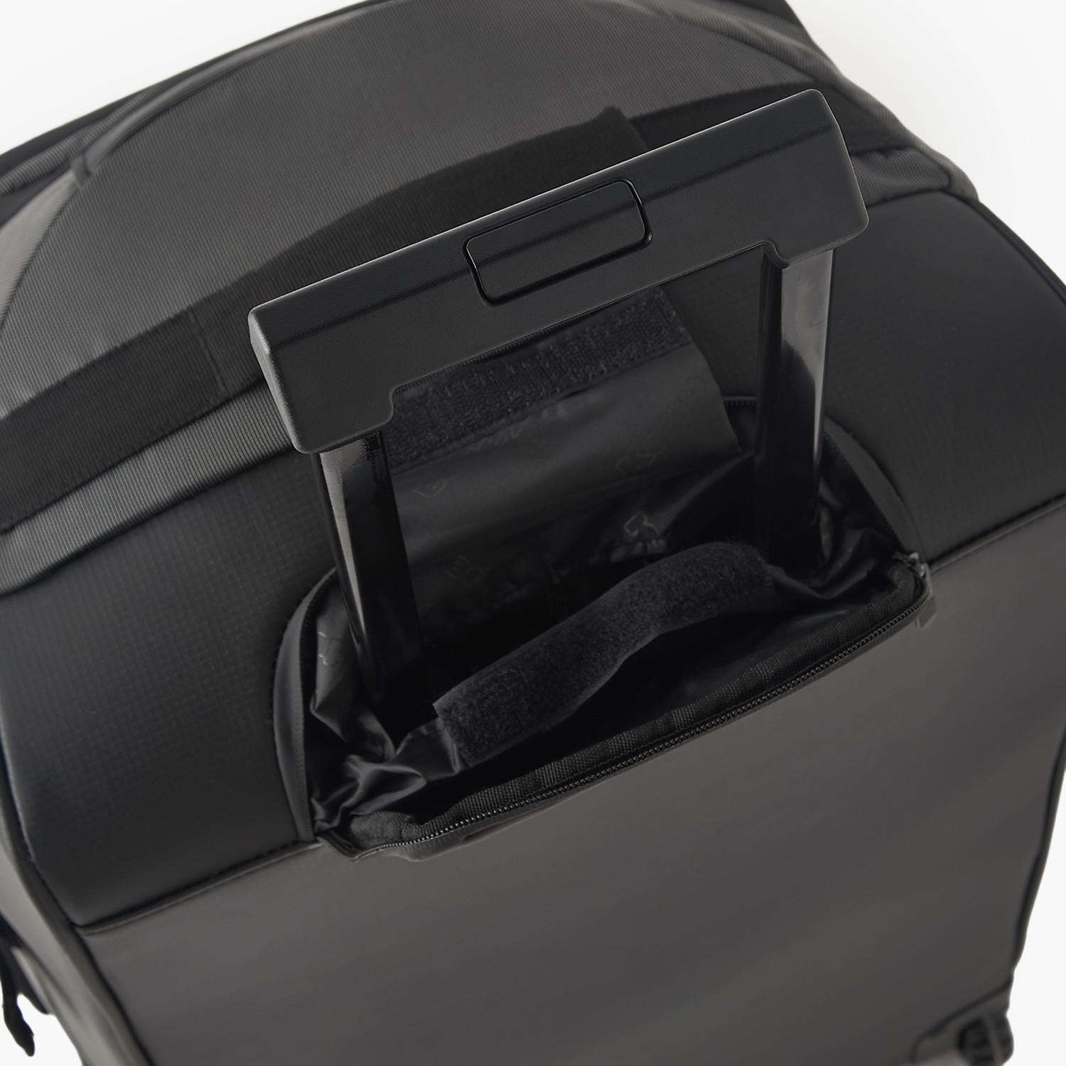 شنطة دافل بسحاب إغلاق وبمقبض سحب وطبعات من كابا-travel-luggagesandbags-dufflebags-image-6