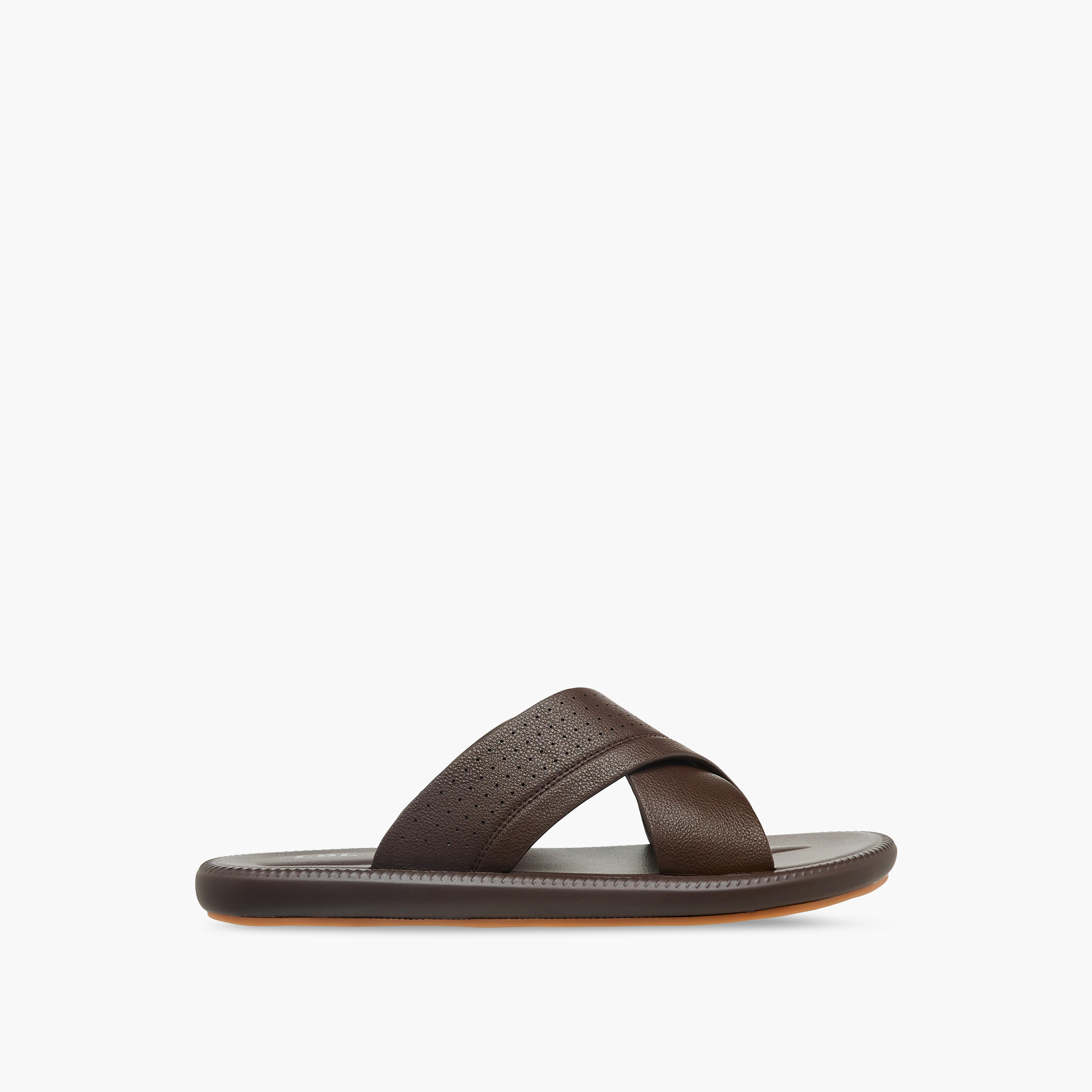 صندل مريح بحزام متقاطع للرجال من أل بي أل من شو إكسبريس-men-shoes-sandals-image-3