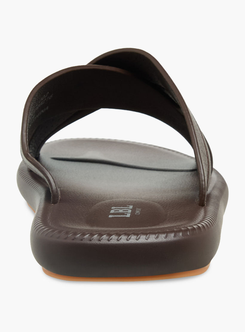 صندل مريح بحزام متقاطع للرجال من أل بي أل من شو إكسبريس-men-shoes-sandals-image-5