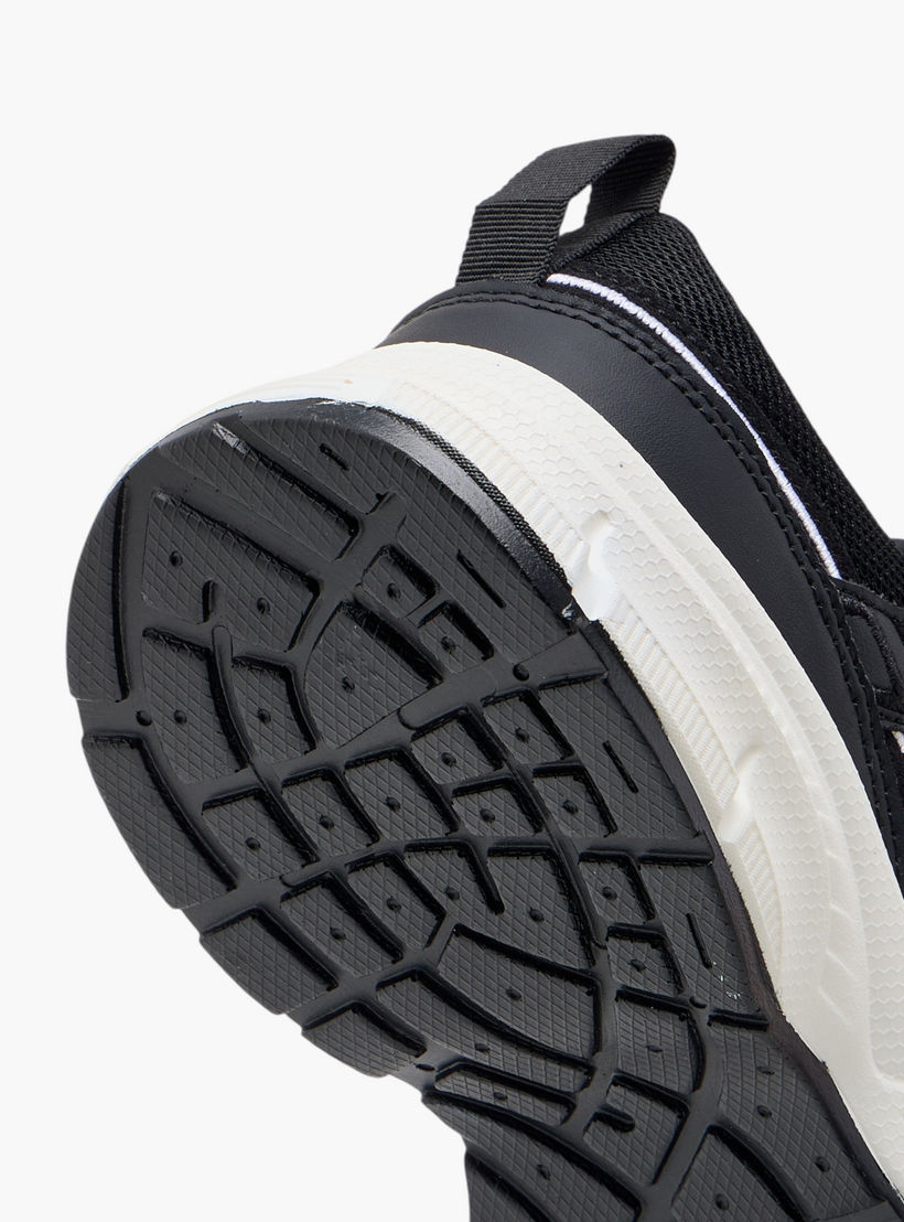 حذاء سنيكرز بألواح مع رباط إغلاق من فلورا بيلا-women-shoes-sneakers-image-5