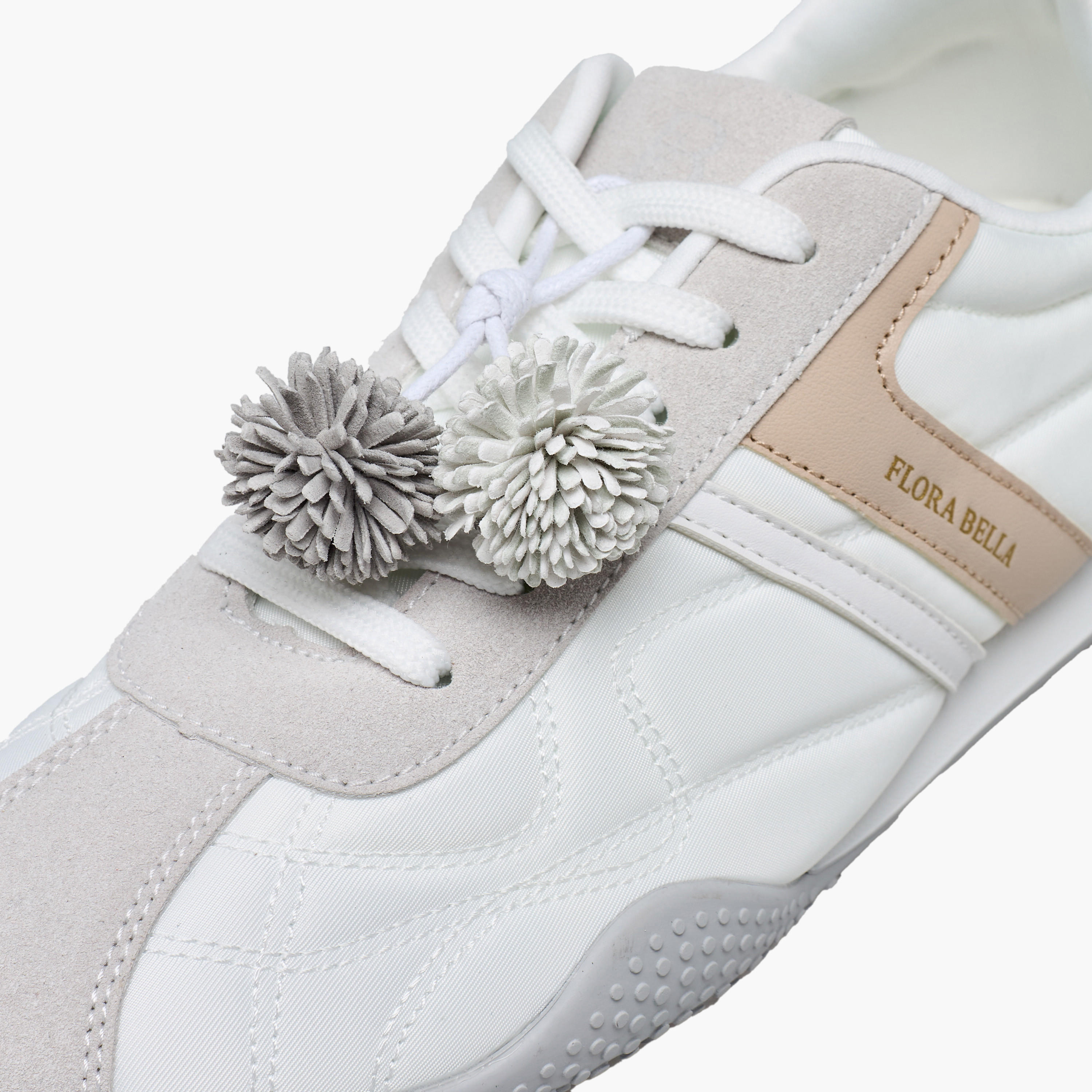 حذاء سنيكرز برقبة للكاحل وزينة بوم بوم للنساء من فلورا بيلا-women-shoes-sneakers-image-7