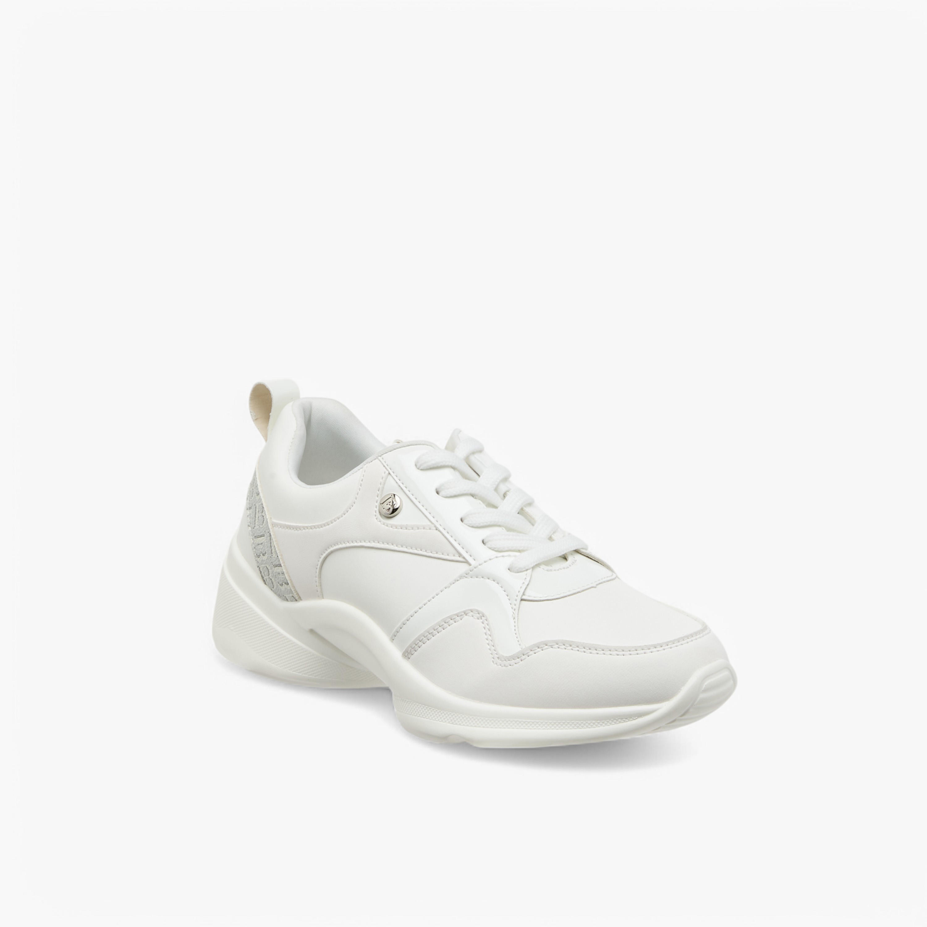 حذاء سنيكرز برباط إغلاق وتفاصيل مونوجرام من فلورا بيلا-women-shoes-sneakers-image-2