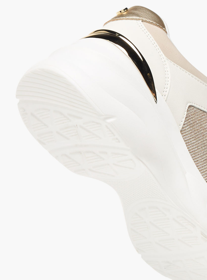 حذاء سنيكرز بزينة جليتر بارزة الملمس ورباط إغلاق من فلورا بيلا-women-shoes-sneakers-image-5