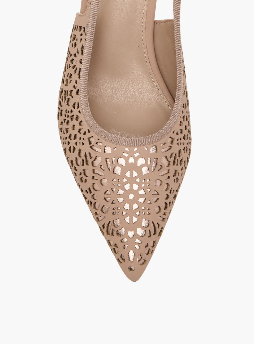 حذاء بحزام خلفي وتفاصيل مفرغة للنساء من فلورا بيلا-women-shoes-sandals-heeled-image-4