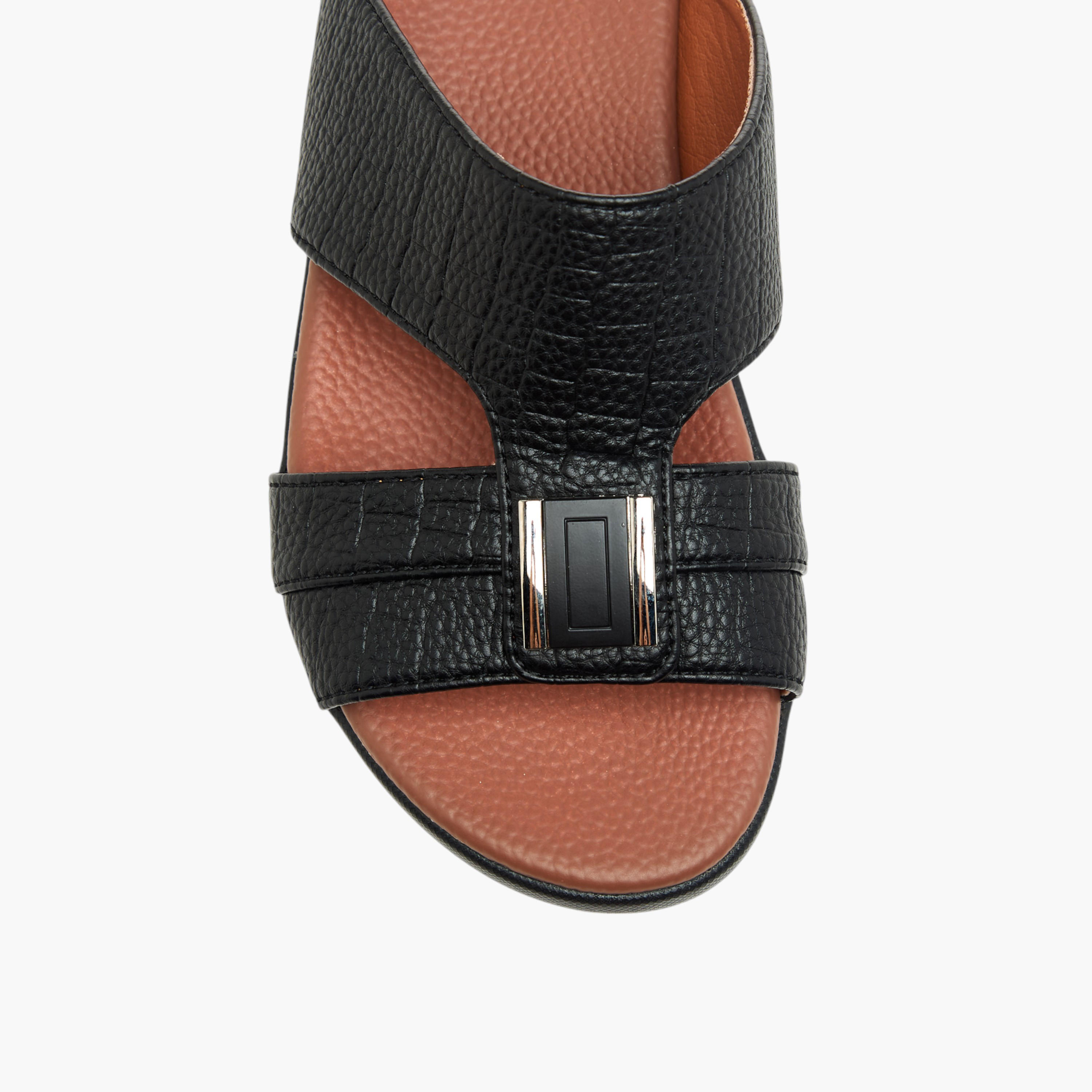 صندل عربي سهل الارتداء بزينة معدنية من أل بي أل من شو إكسبريس-boys-shoes-sandals-image-3