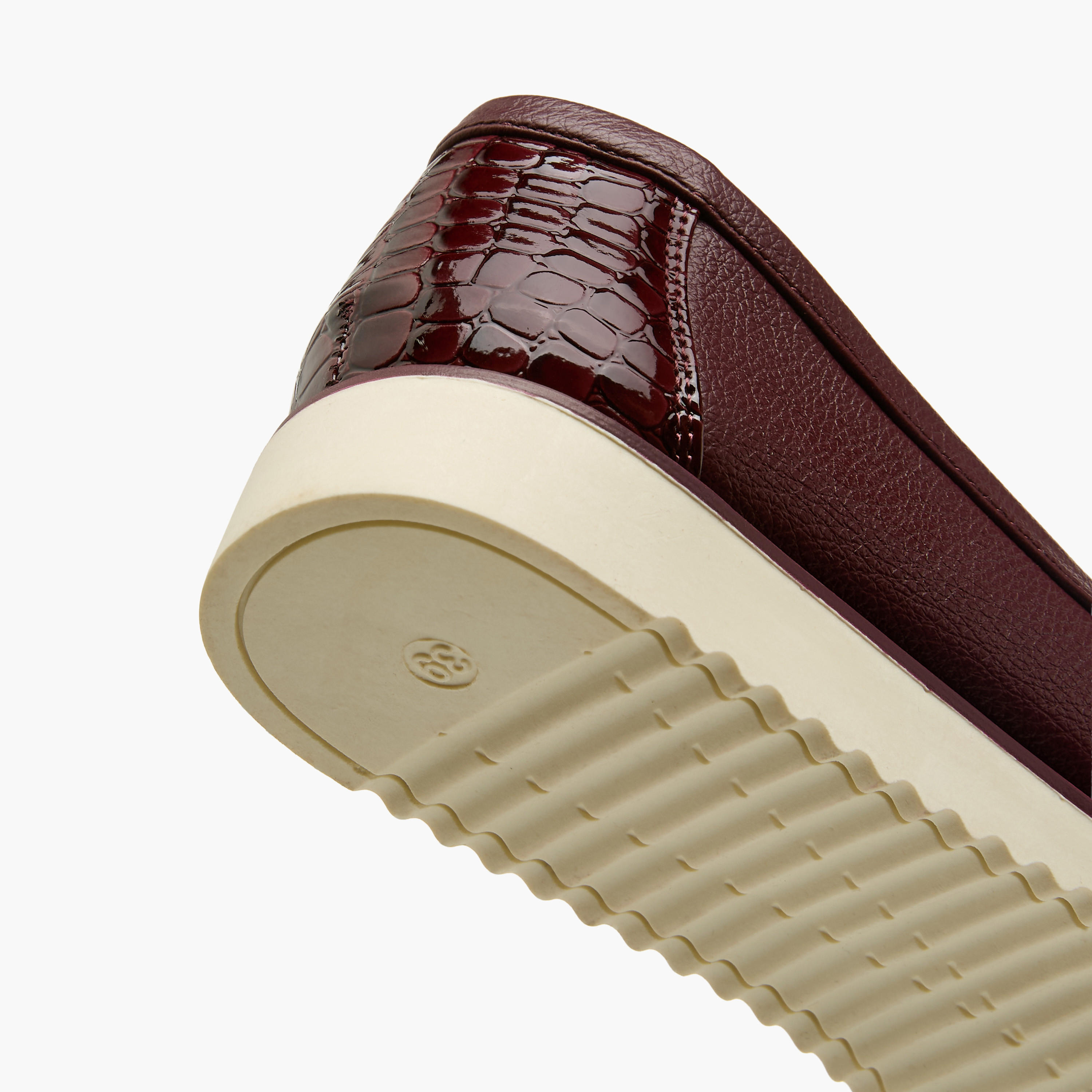 حذاء لوفر بزينة معدن للنساء من لو كونفورت-women-shoes-flats-loafers-image-5