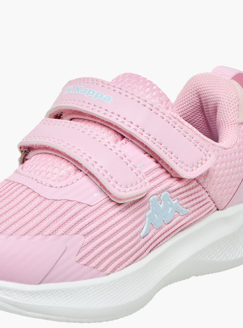 حذاء رياضي بشريط إغلاق لاصق وطبعات شعار للبنات من كابا-girls-shoes-sneakers-image-4