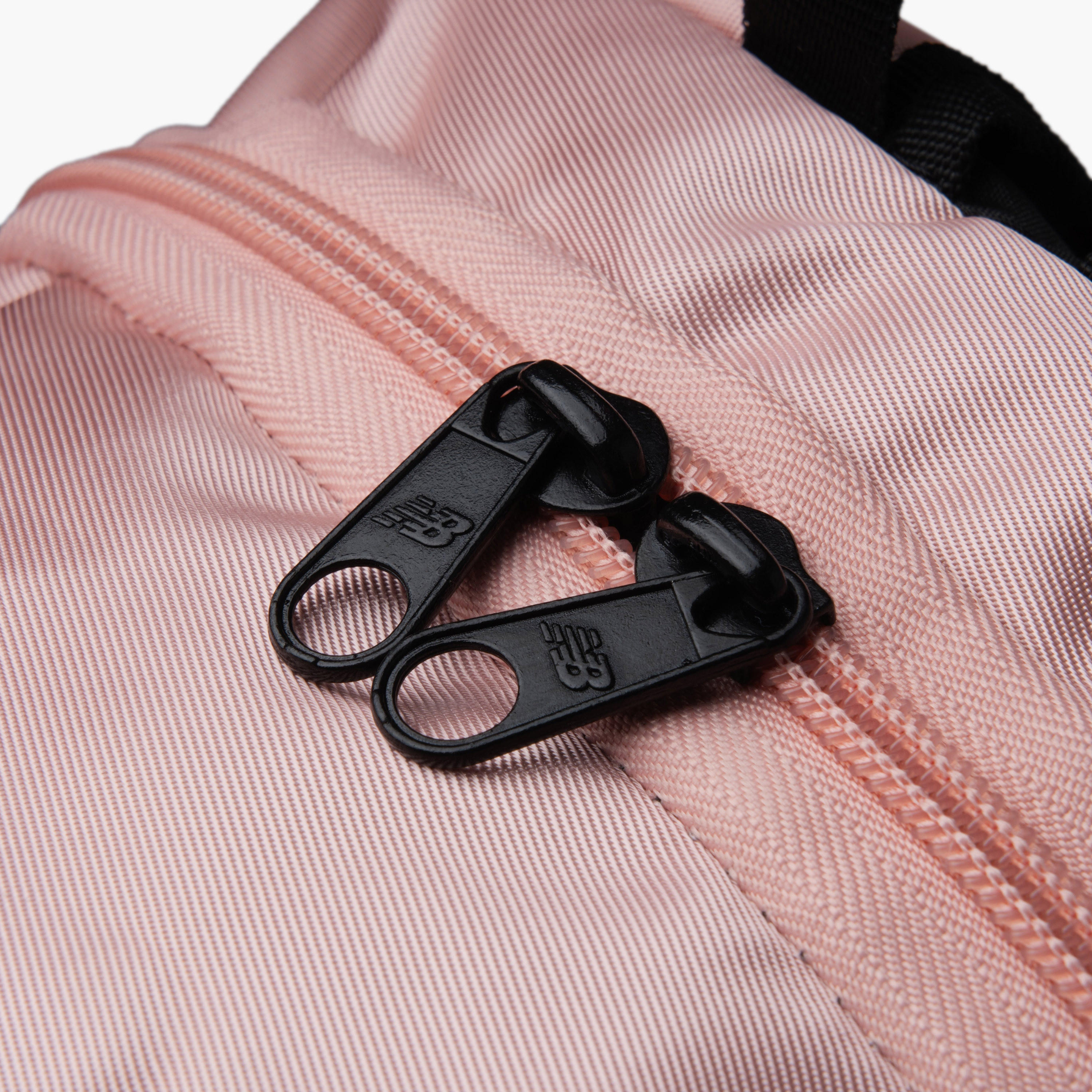 شنطة ظهر مدرسية بطبعات شعار وأحزمة قابلة للتعديل من نيو بالانس - 17x31x45 سم-school-bagsandbackpacks-backpacks-image-3