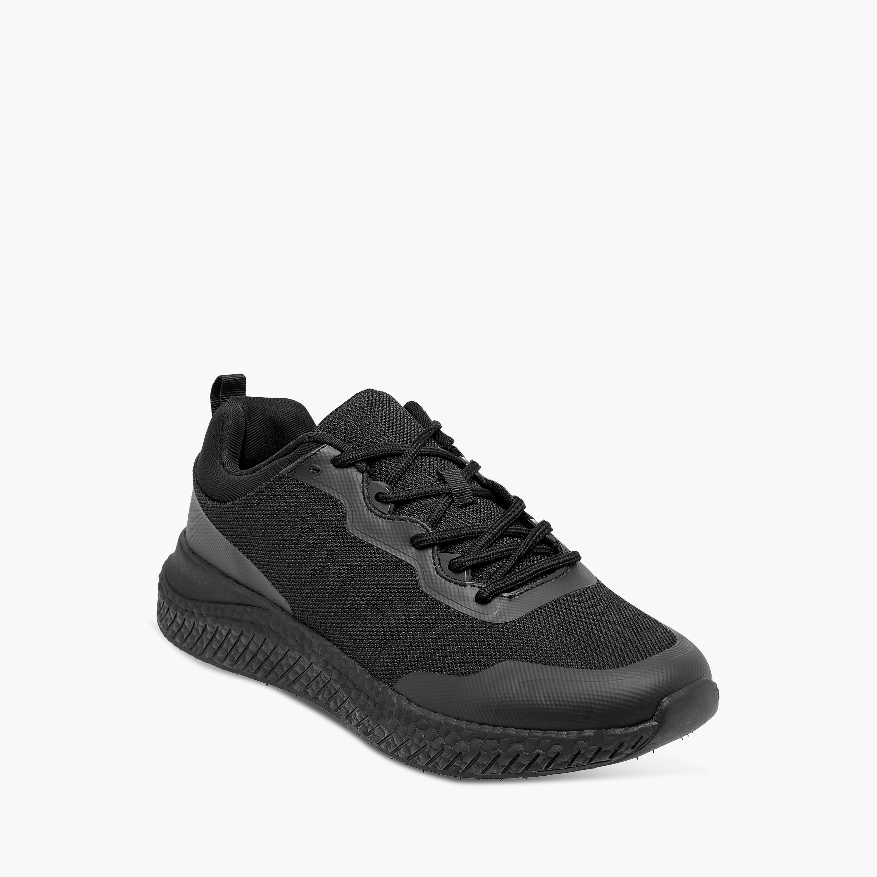 حذاء رياضي شبكي برباط إغلاق للرجال من كابا-sports-men-shoes-image-2