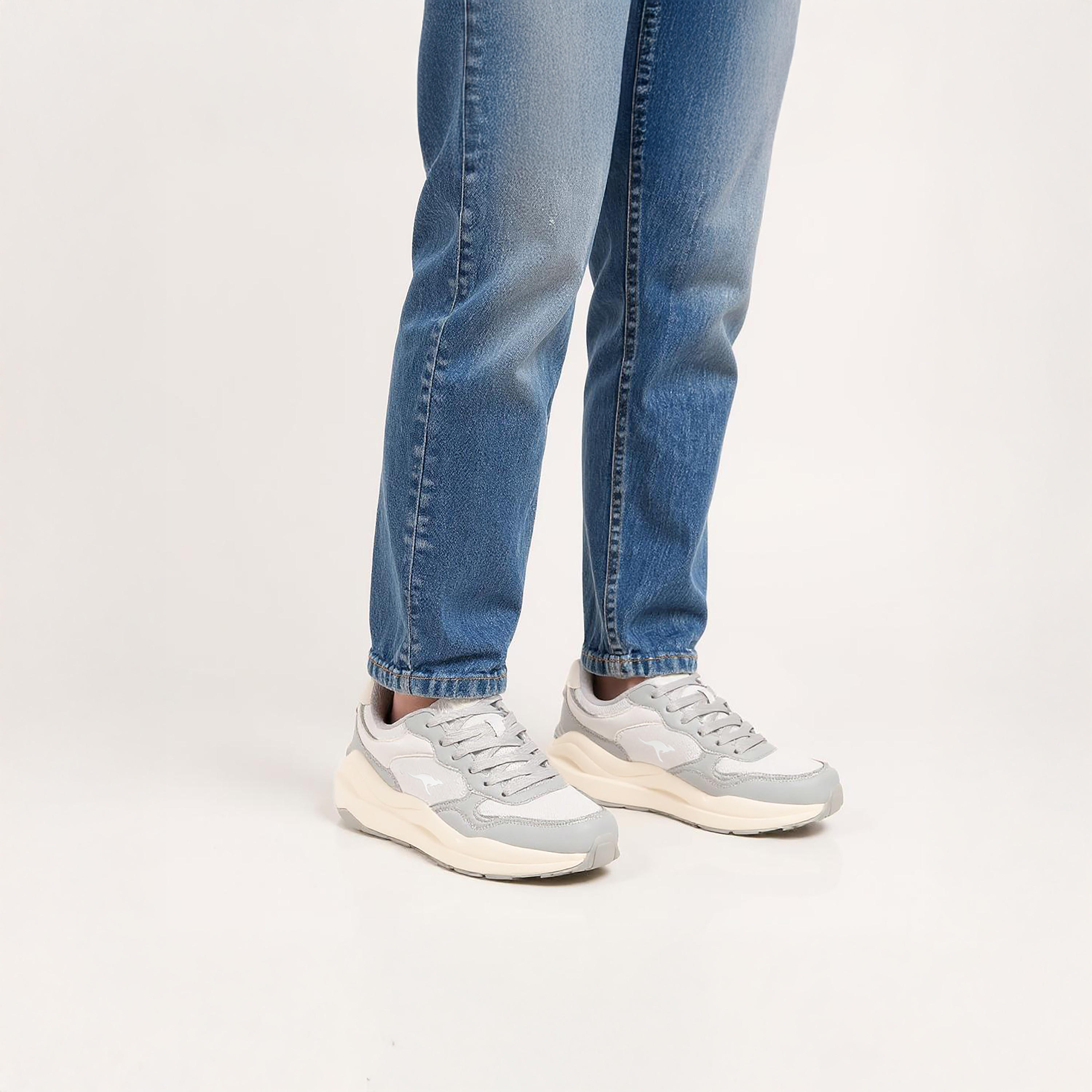 حذاء رياضي بألواح ورباط للنساء من كانجاروز-women-shoes-sports-image-3