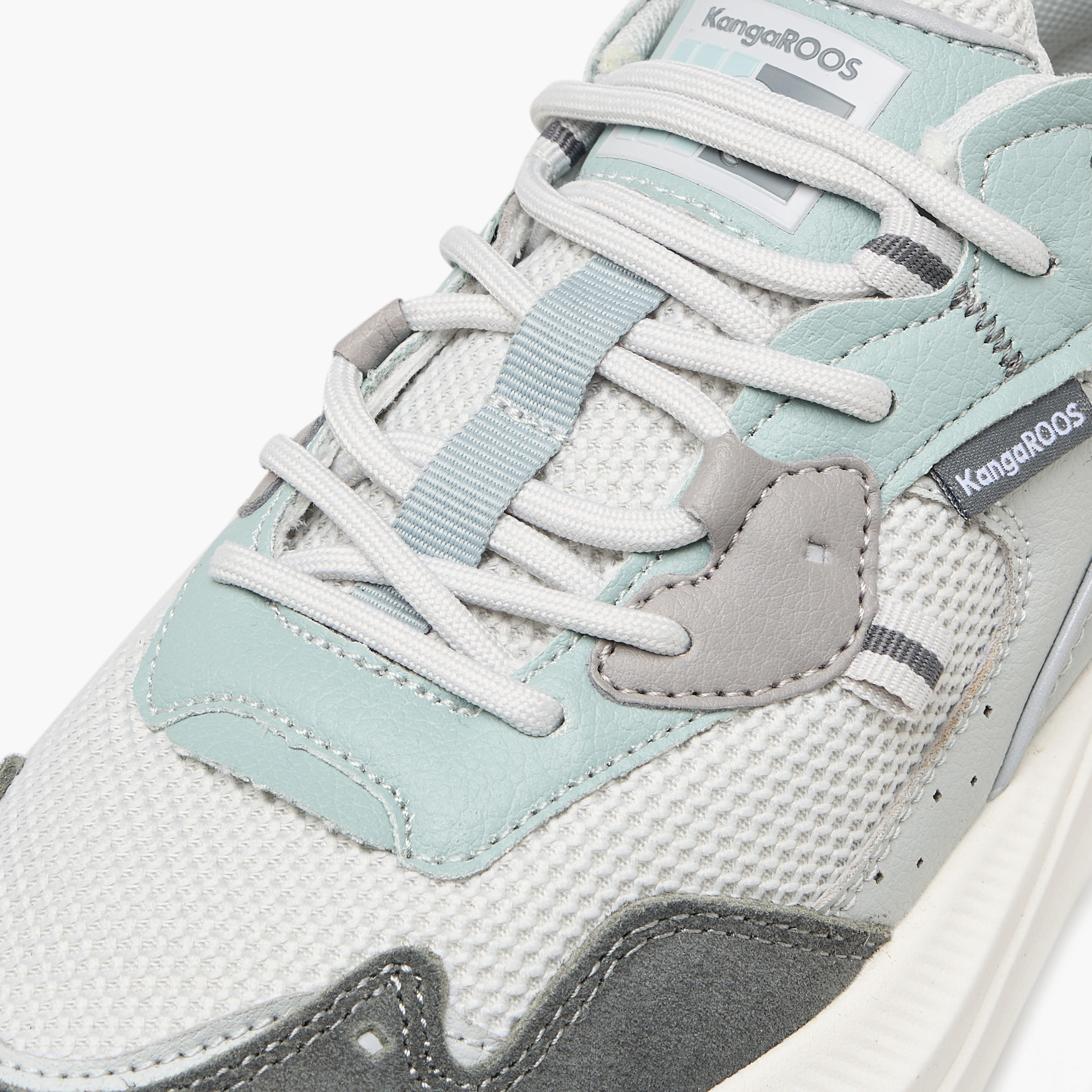 حذاء رياضي بألواح ورباط إغلاق للنساء من كانجاروز-women-shoes-sports-image-6