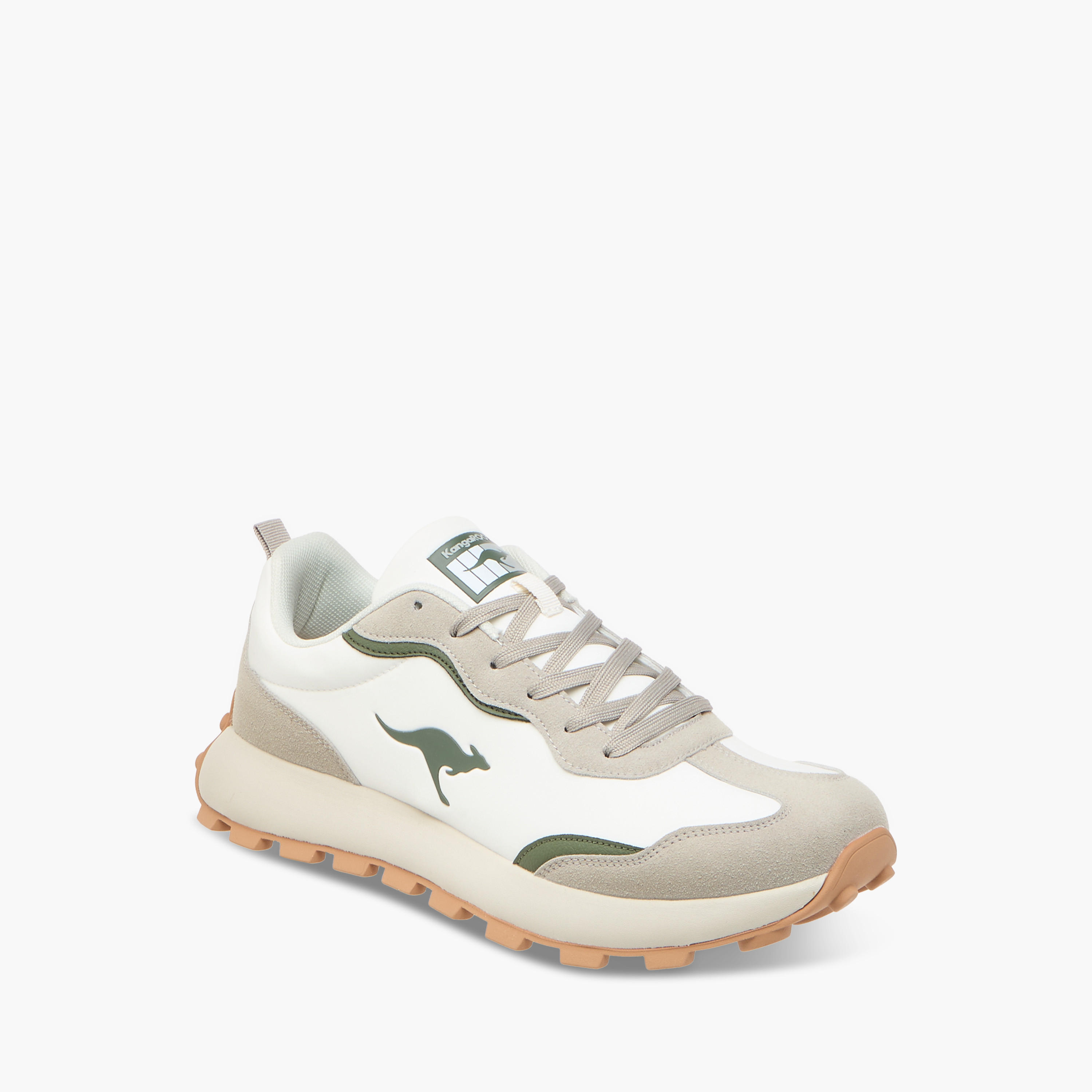 حذاء رياضي بطبعات شعار ورباط إغلاق للرجال من كانجاروز-sports-men-shoes-image-2