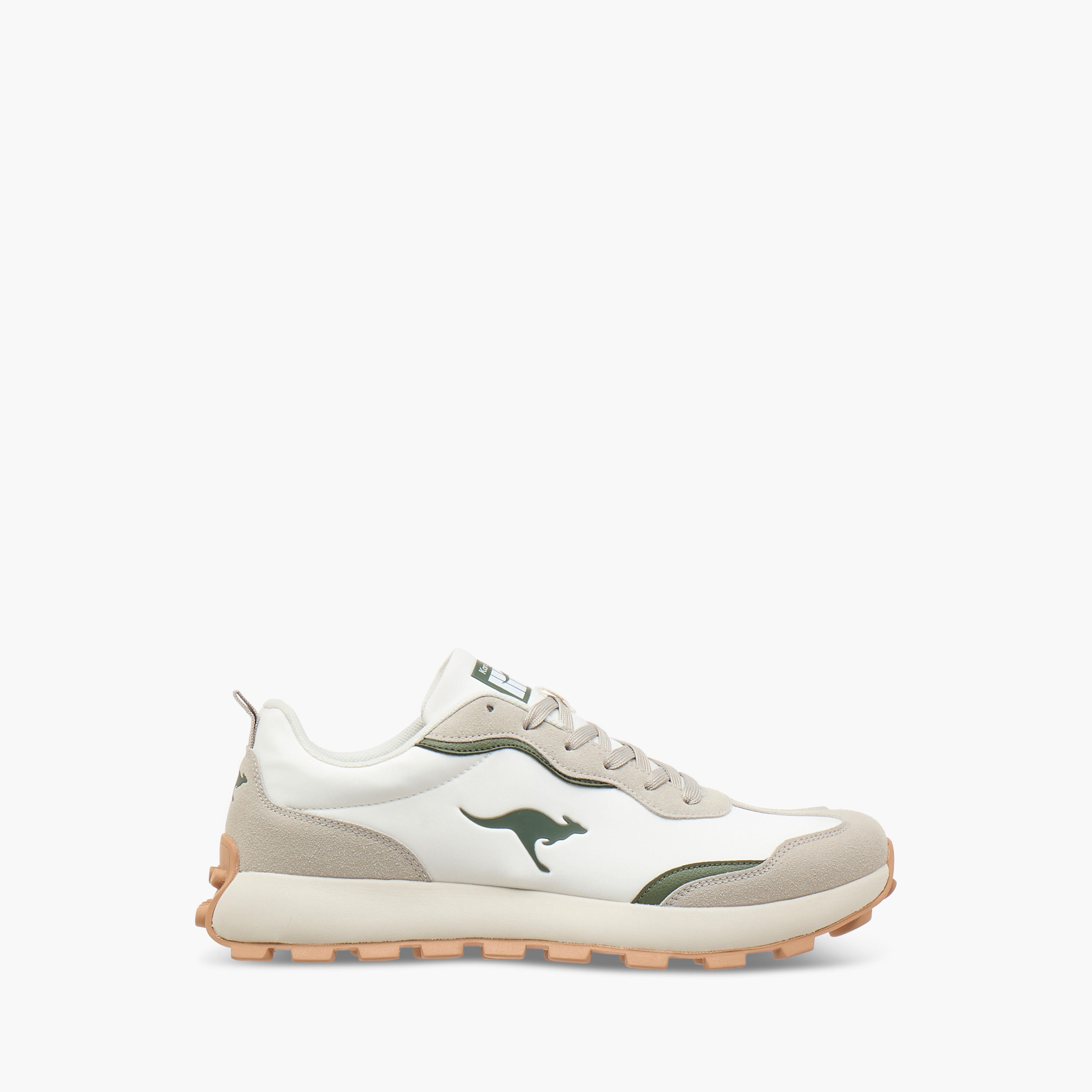 حذاء رياضي بطبعات شعار ورباط إغلاق للرجال من كانجاروز-sports-men-shoes-image-3