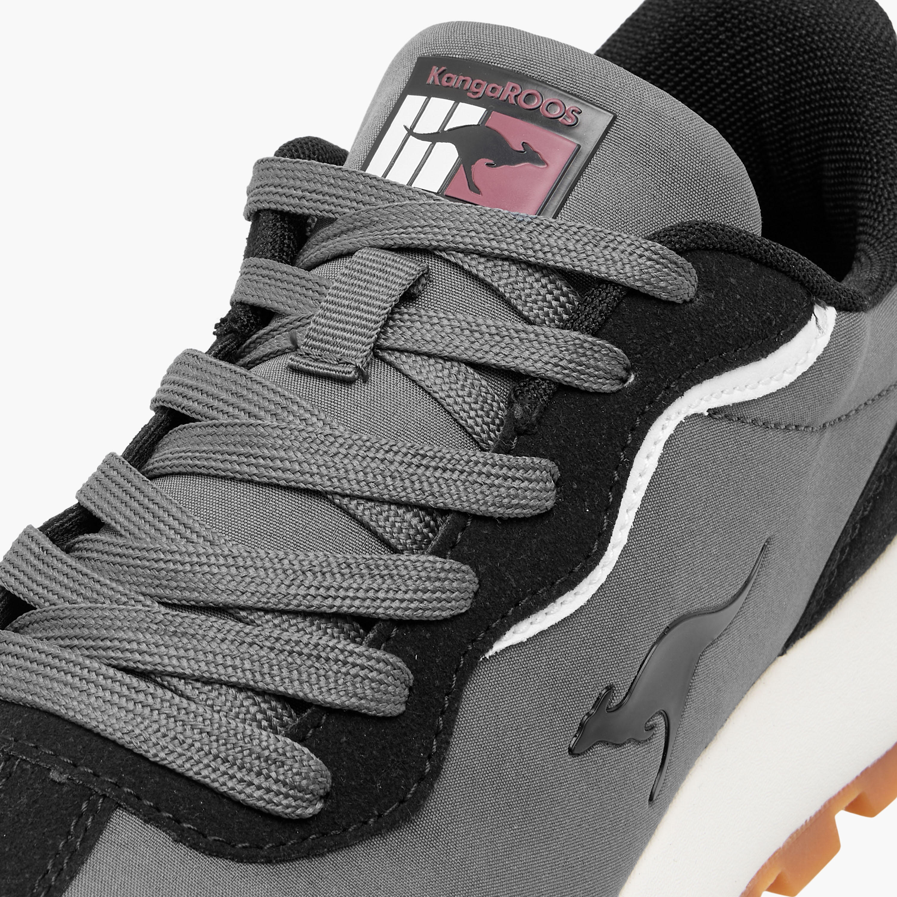 حذاء رياضي بألواح ورباط إغلاق للنساء من كانجاروز-women-shoes-sports-image-4