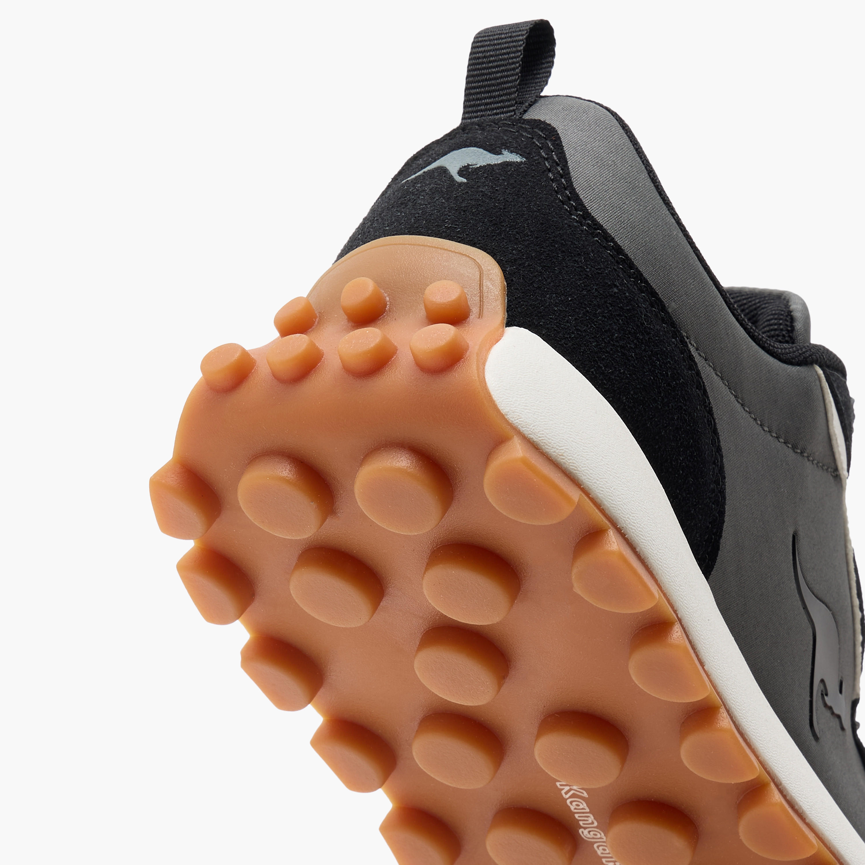 حذاء رياضي بألواح ورباط إغلاق للنساء من كانجاروز-women-shoes-sports-image-5