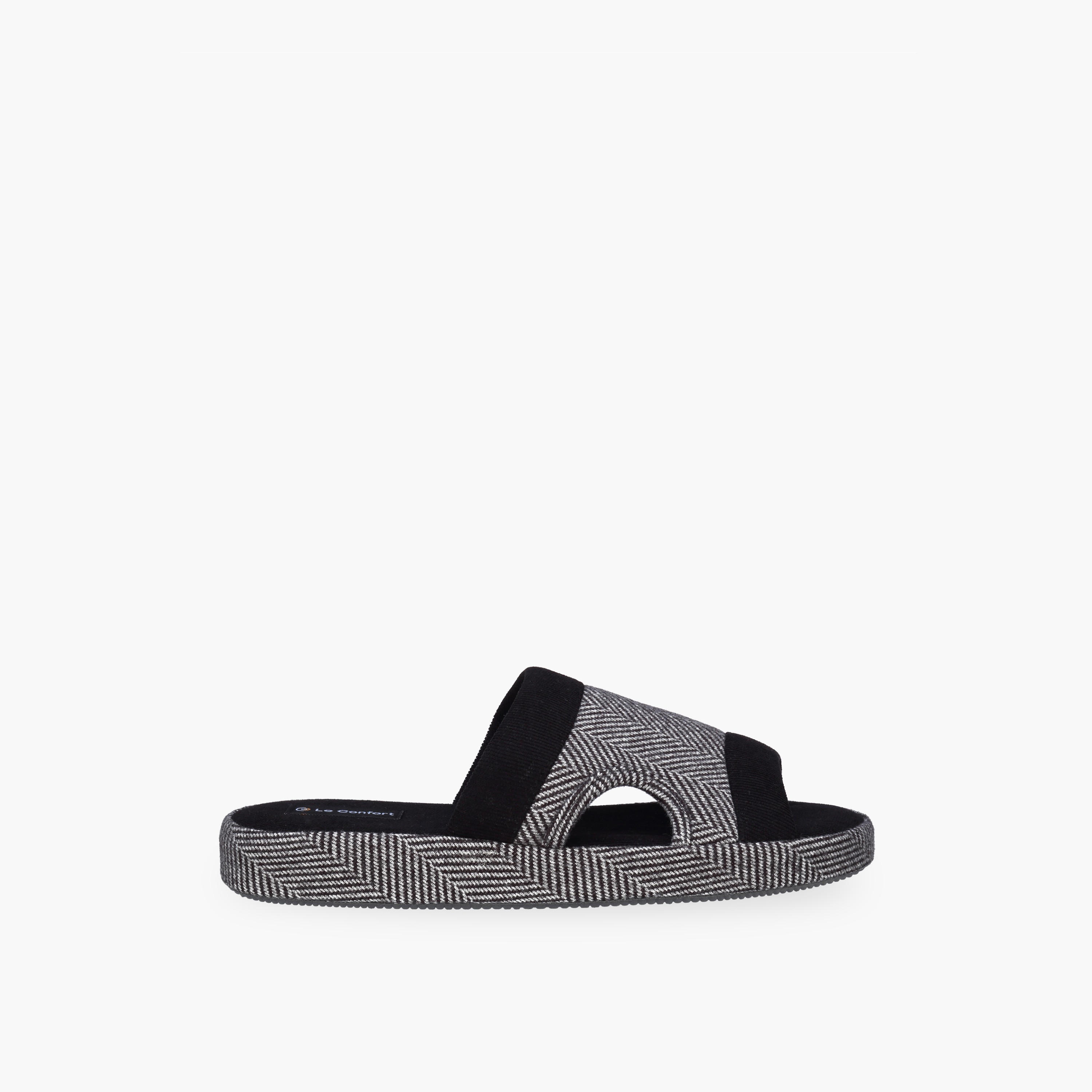 Le Confort Men Textured Bedroom Slides-men-shoes-flipflopsandslides-image-2