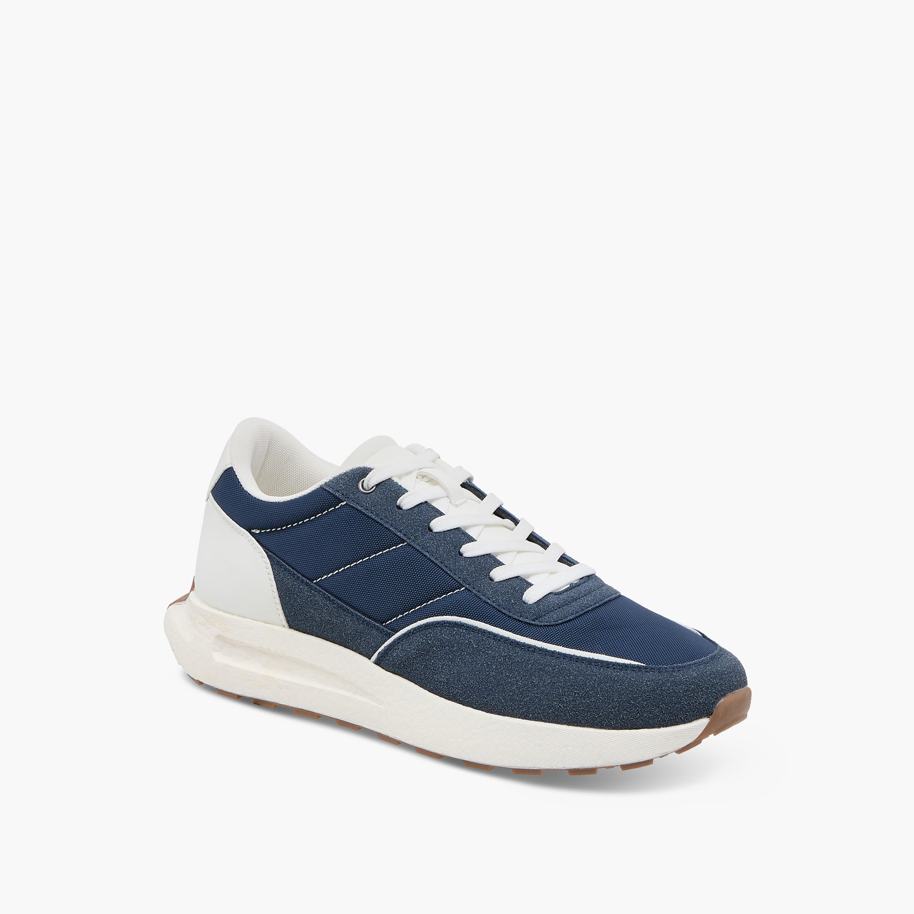 حذاء سنيكرز بِألواح ورباط إغلاق من إل بي إل من شو إكسبرس-men-shoes-sneakers-image-2