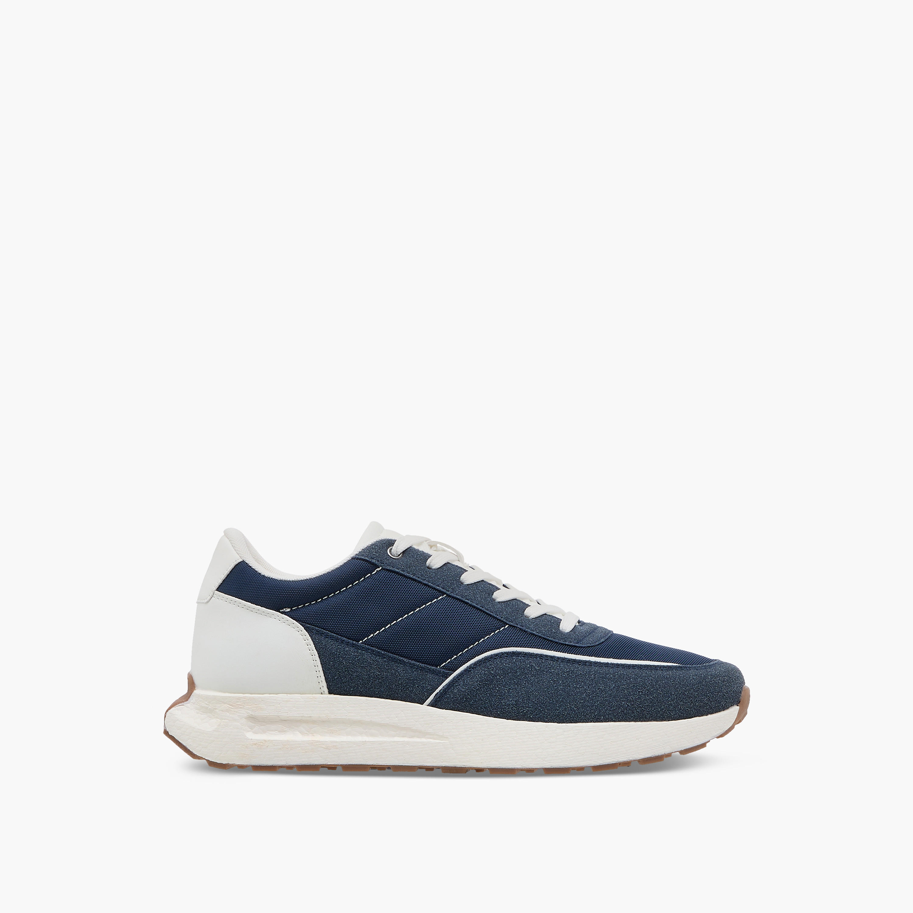 حذاء سنيكرز بِألواح ورباط إغلاق من إل بي إل من شو إكسبرس-men-shoes-sneakers-image-3