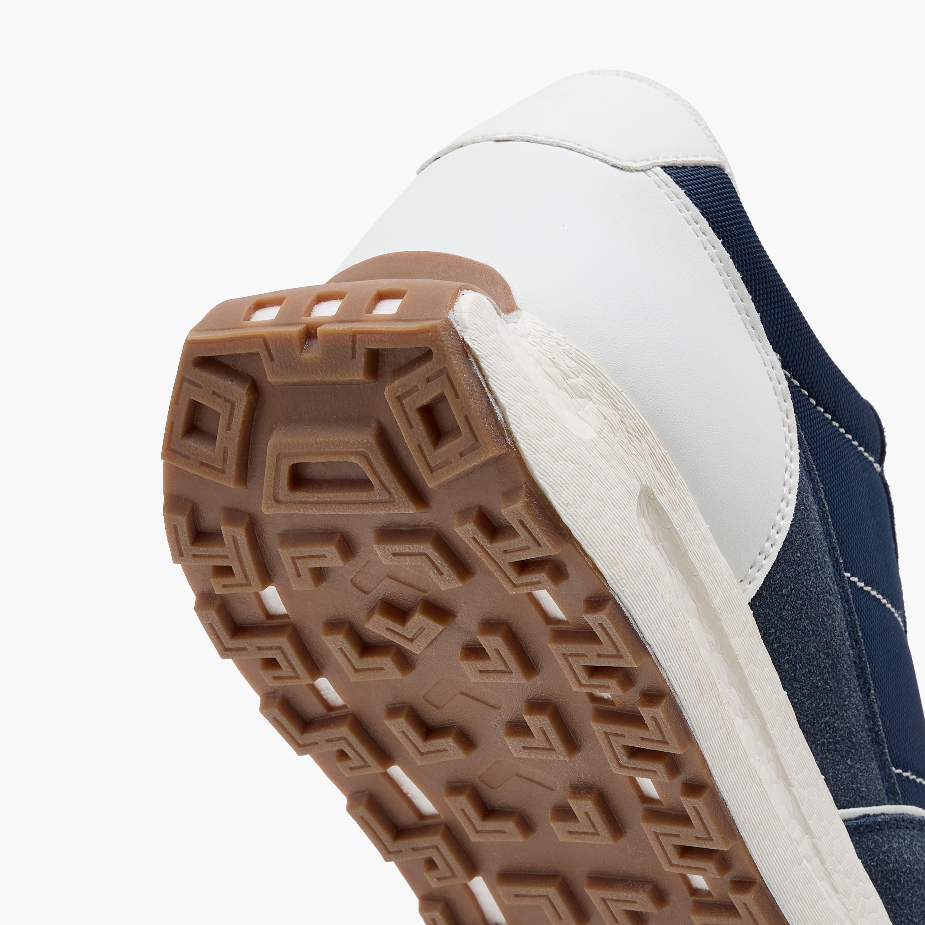 حذاء سنيكرز بِألواح ورباط إغلاق من إل بي إل من شو إكسبرس-men-shoes-sneakers-image-5