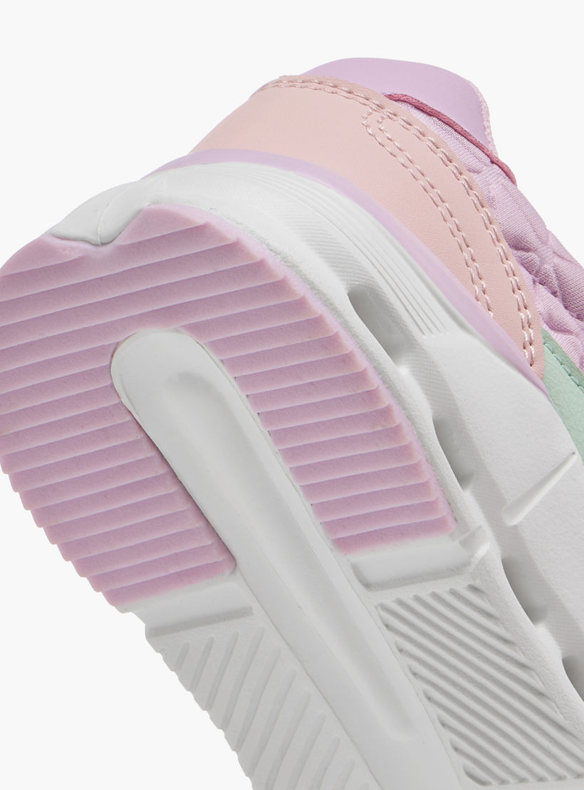 حذاء سنيكرز متعدد التصاميم بشريط إغلاق لاصق من ليتل ميسي-girls-shoes-sneakers-image-5