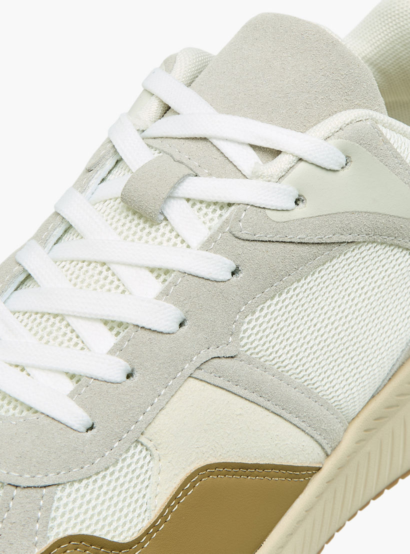 حذاء سنيكرز بطول الكاحل ورباط إغلاق للرجال من إل بي إل من شو إكسبريس-men-shoes-sneakers-image-4