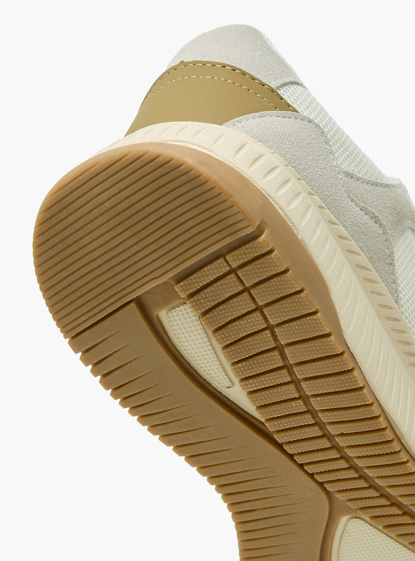 حذاء سنيكرز بطول الكاحل ورباط إغلاق للرجال من إل بي إل من شو إكسبريس-men-shoes-sneakers-image-5