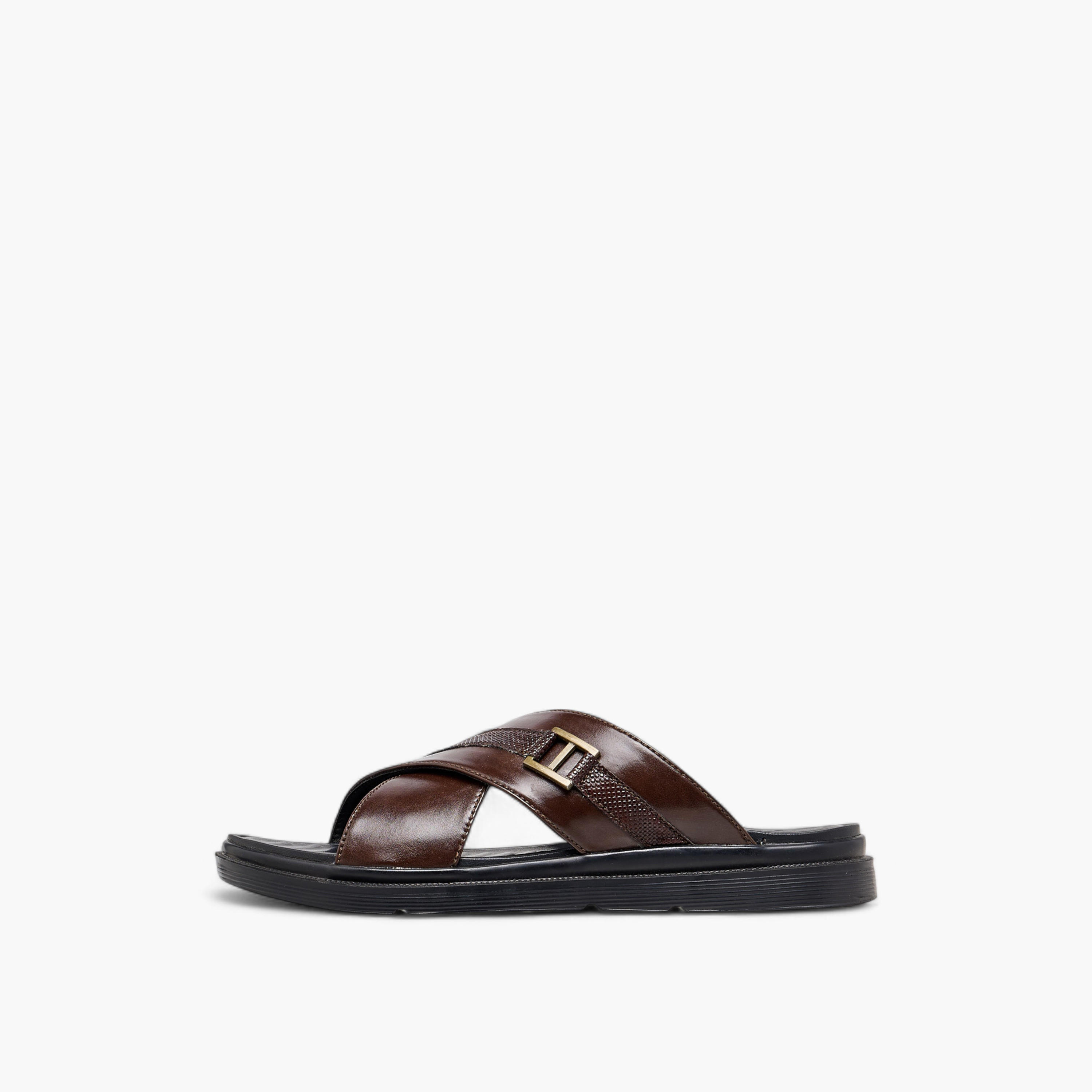 صندل مريح سهل الارتداء بحزام متقاطع من أل بي أل من شو إكسبريس-men-shoes-sandals-image-4