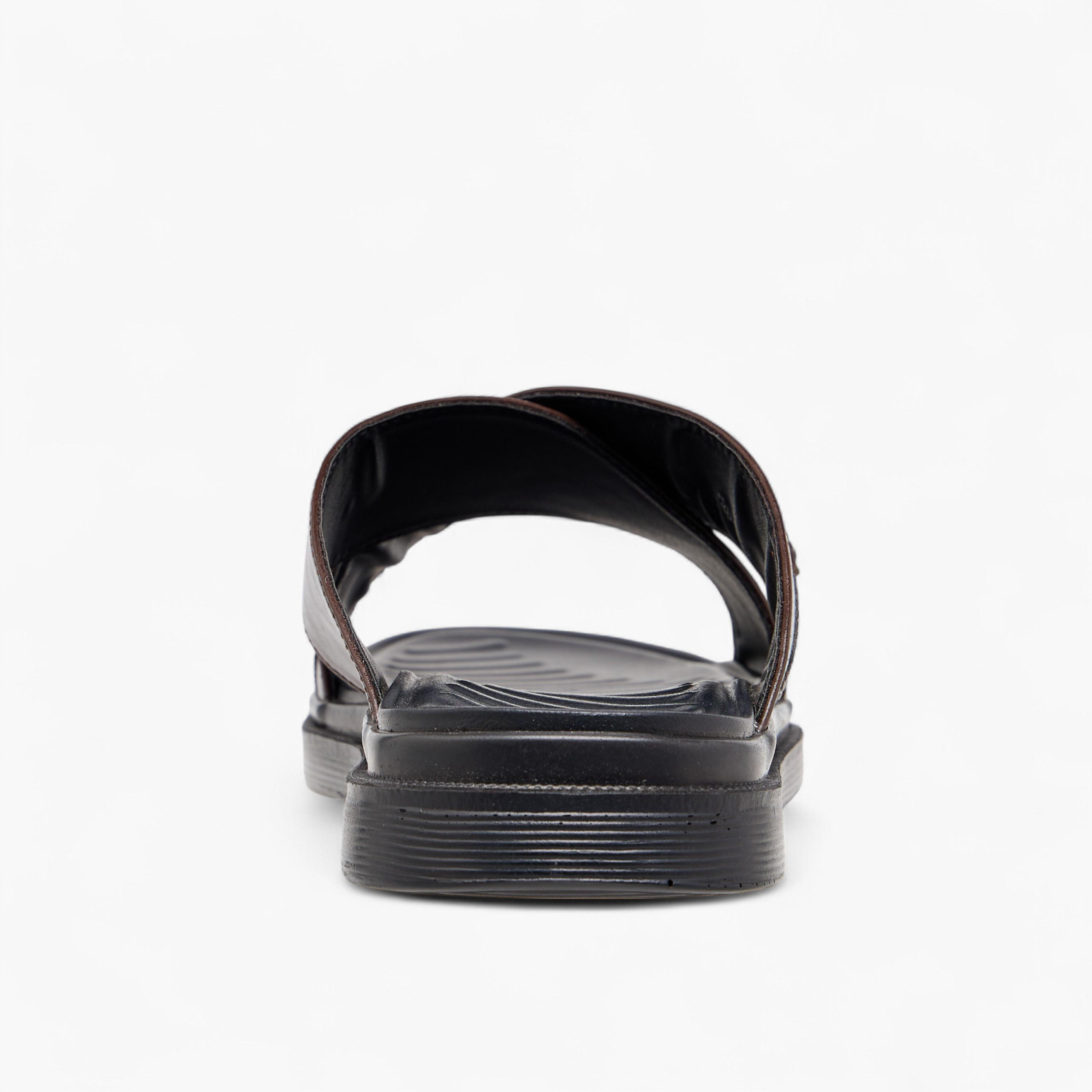 صندل مريح سهل الارتداء بحزام متقاطع من أل بي أل من شو إكسبريس-men-shoes-sandals-image-5