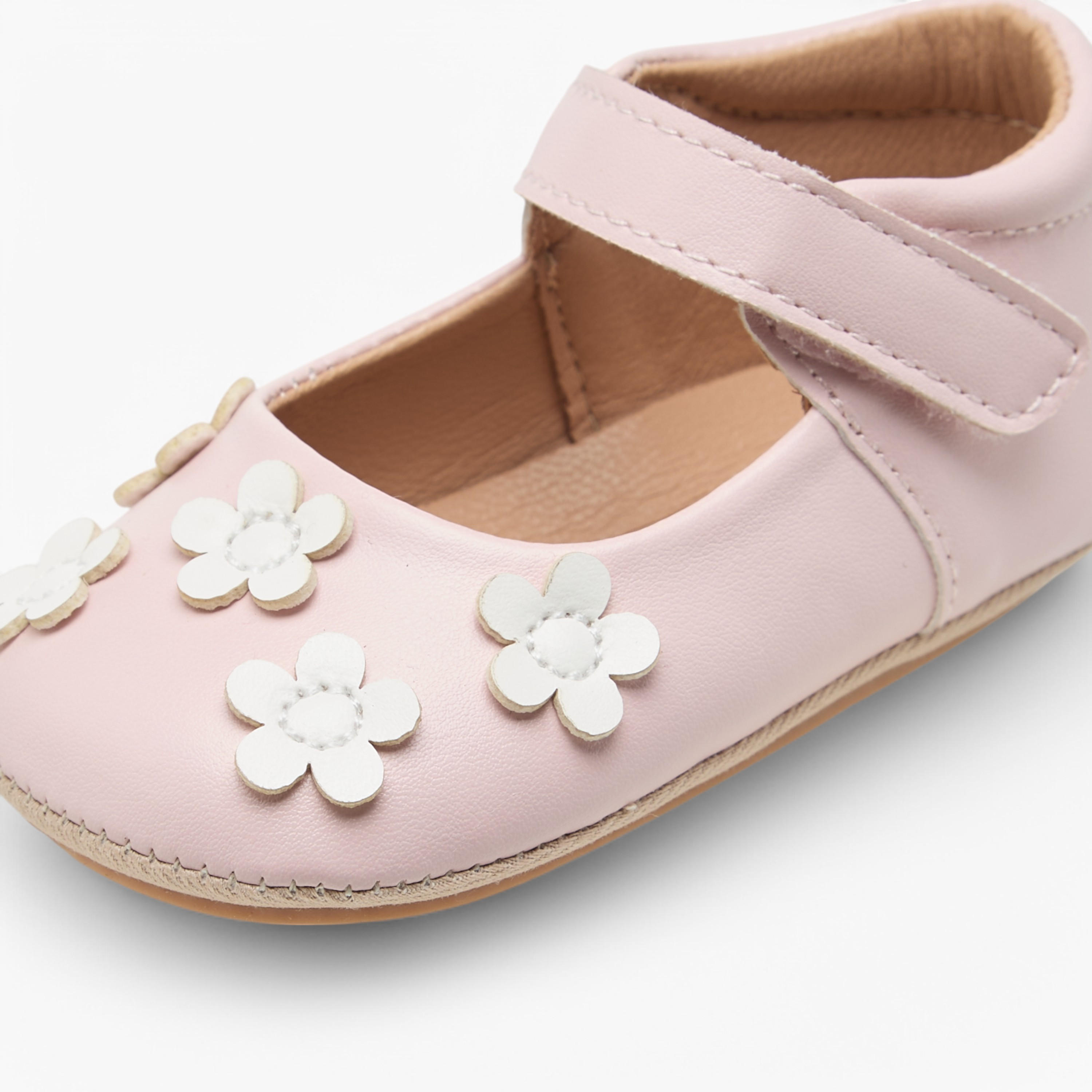 حذاء بتزيينات زهرية وبشريط إغلاق لاصق من بيرفيت-baby-girls-shoes-closedshoes-image-6