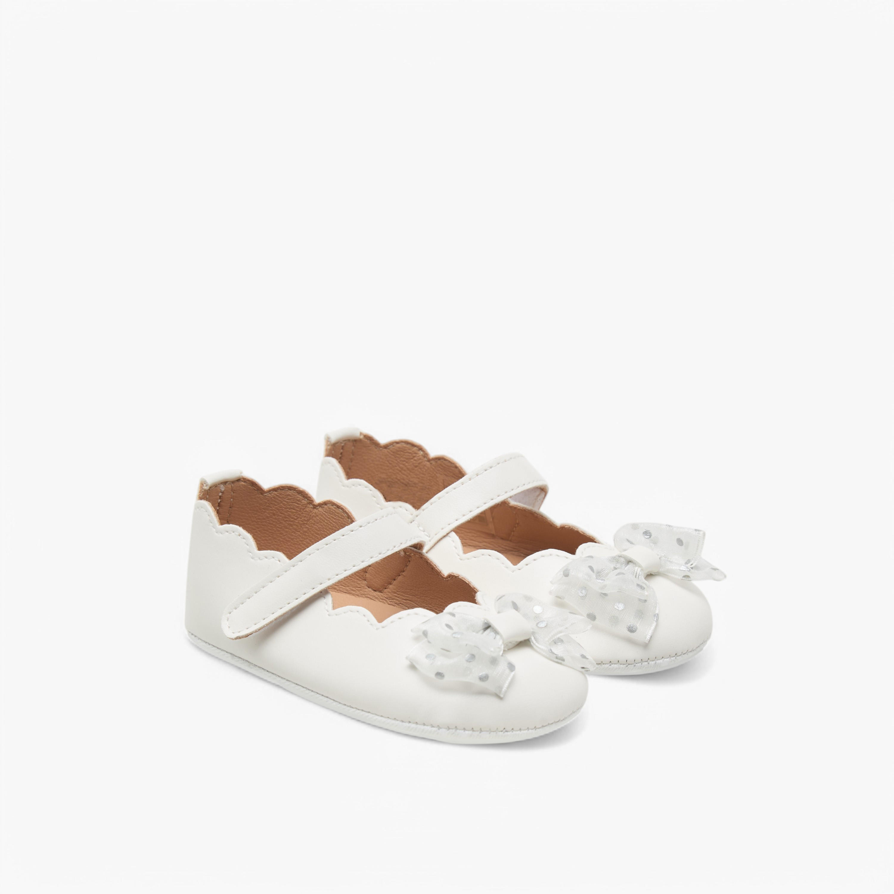 حذاء بفيونكة وشريط إغلاق لاصق من بيرفيت-baby-girls-shoes-closedshoes-image-1