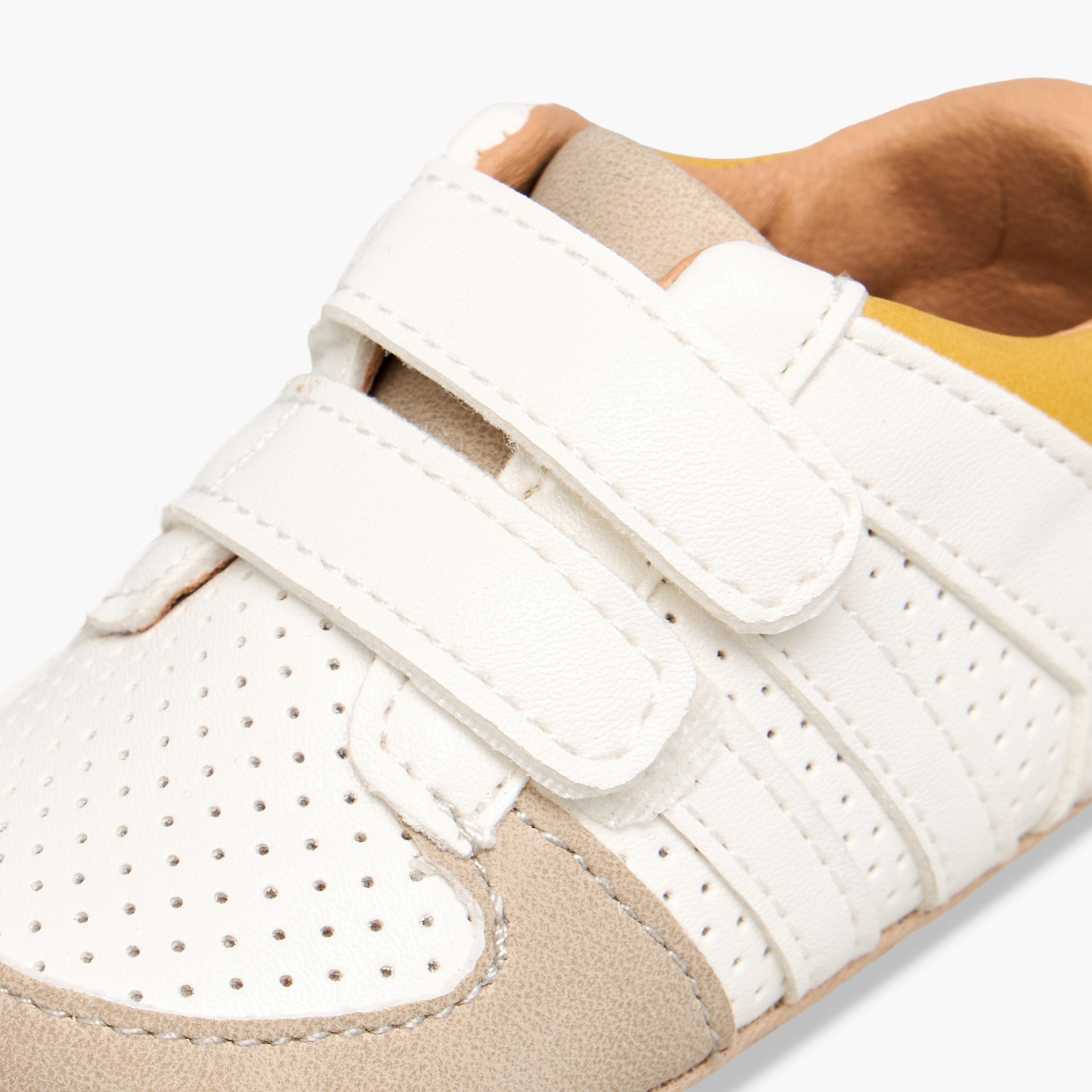 بوت بتفاصيل ألواح وشريط إغلاق لاصق من بيرفيت-baby-boys-shoes-booties-image-4