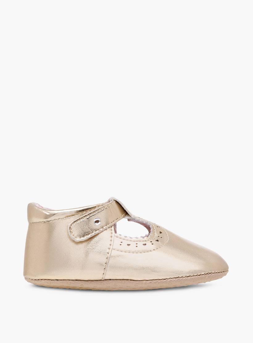 بوت بتفاصيل مفرغة وشريط إغلاق لاصق من بيرفيت-baby-girls-shoes-booties-image-3