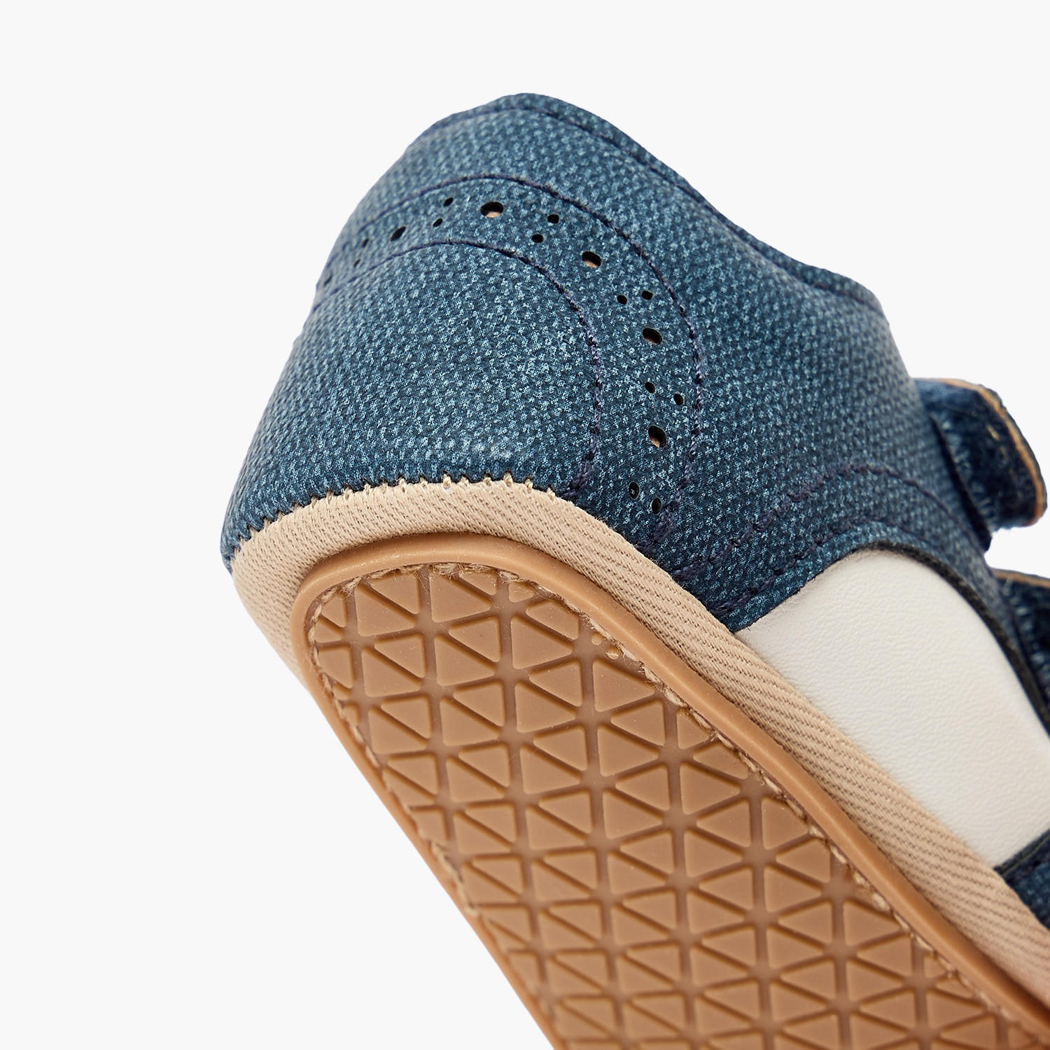 حذاء خفيف بشريط إغلاق لاصق من بيرفيت-baby-boys-shoes-booties-image-5