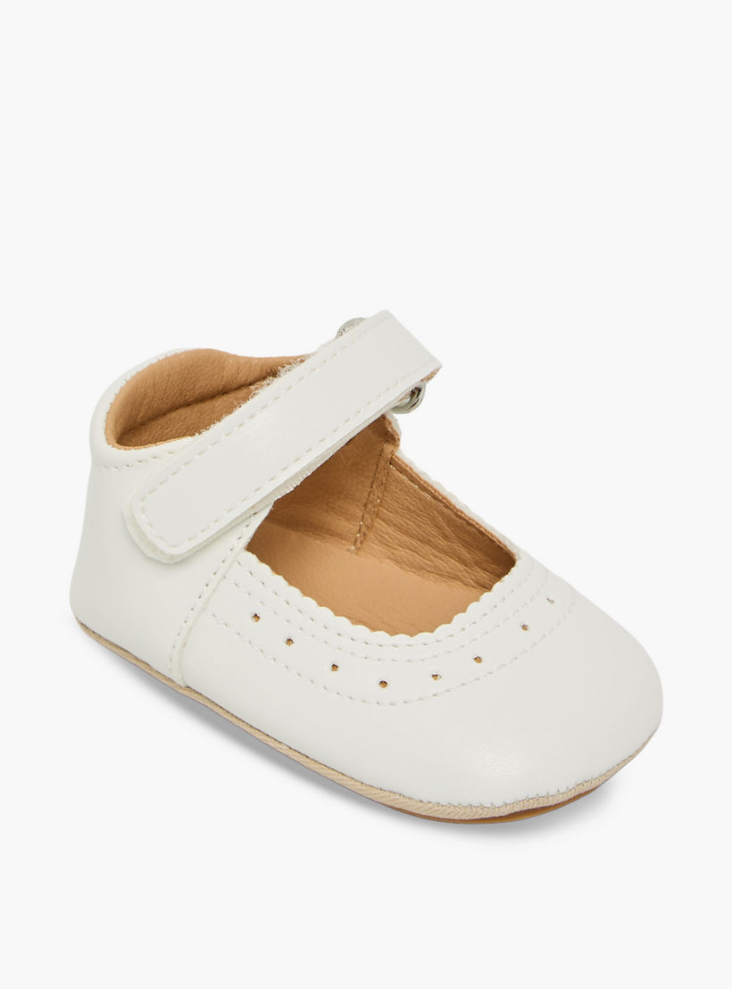 حذاء خفيف بشريط إغلاق لاصق من بيرفيت-baby-girls-shoes-booties-image-2