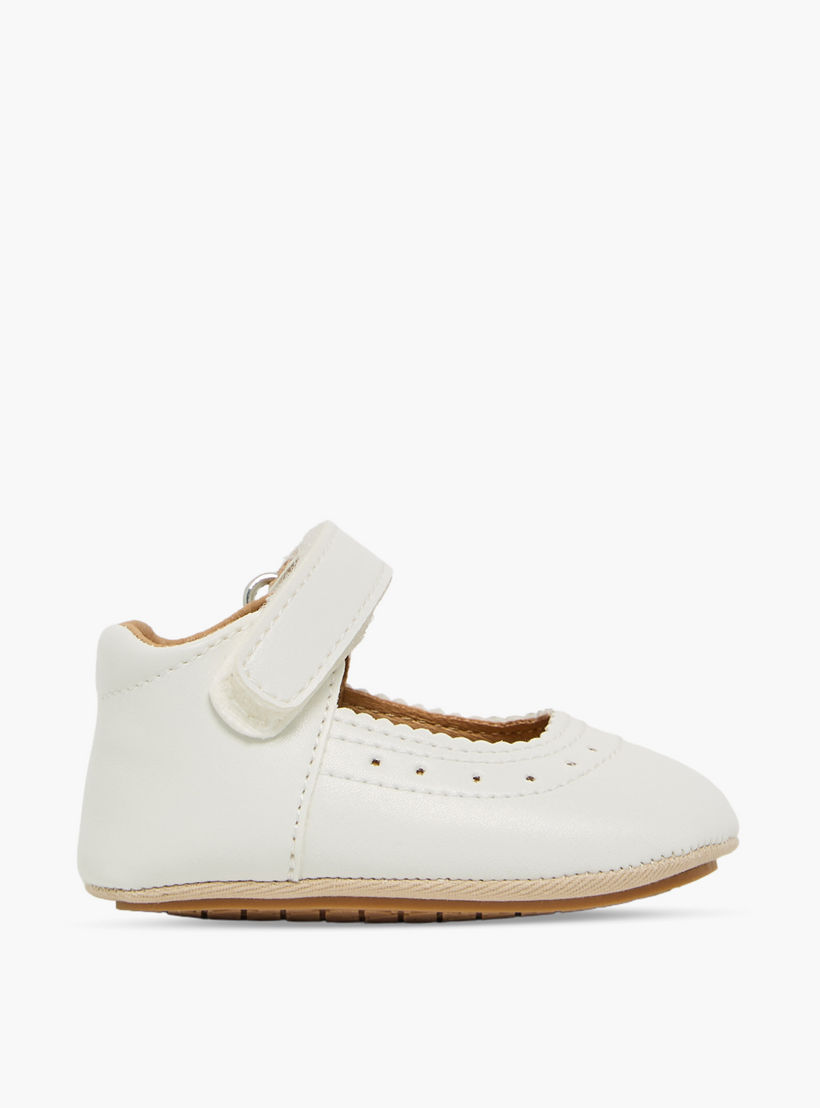 حذاء خفيف بشريط إغلاق لاصق من بيرفيت-baby-girls-shoes-booties-image-3