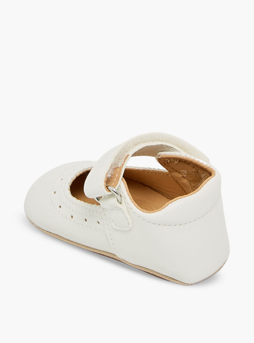 حذاء خفيف بشريط إغلاق لاصق من بيرفيت-baby-girls-shoes-booties-image-5