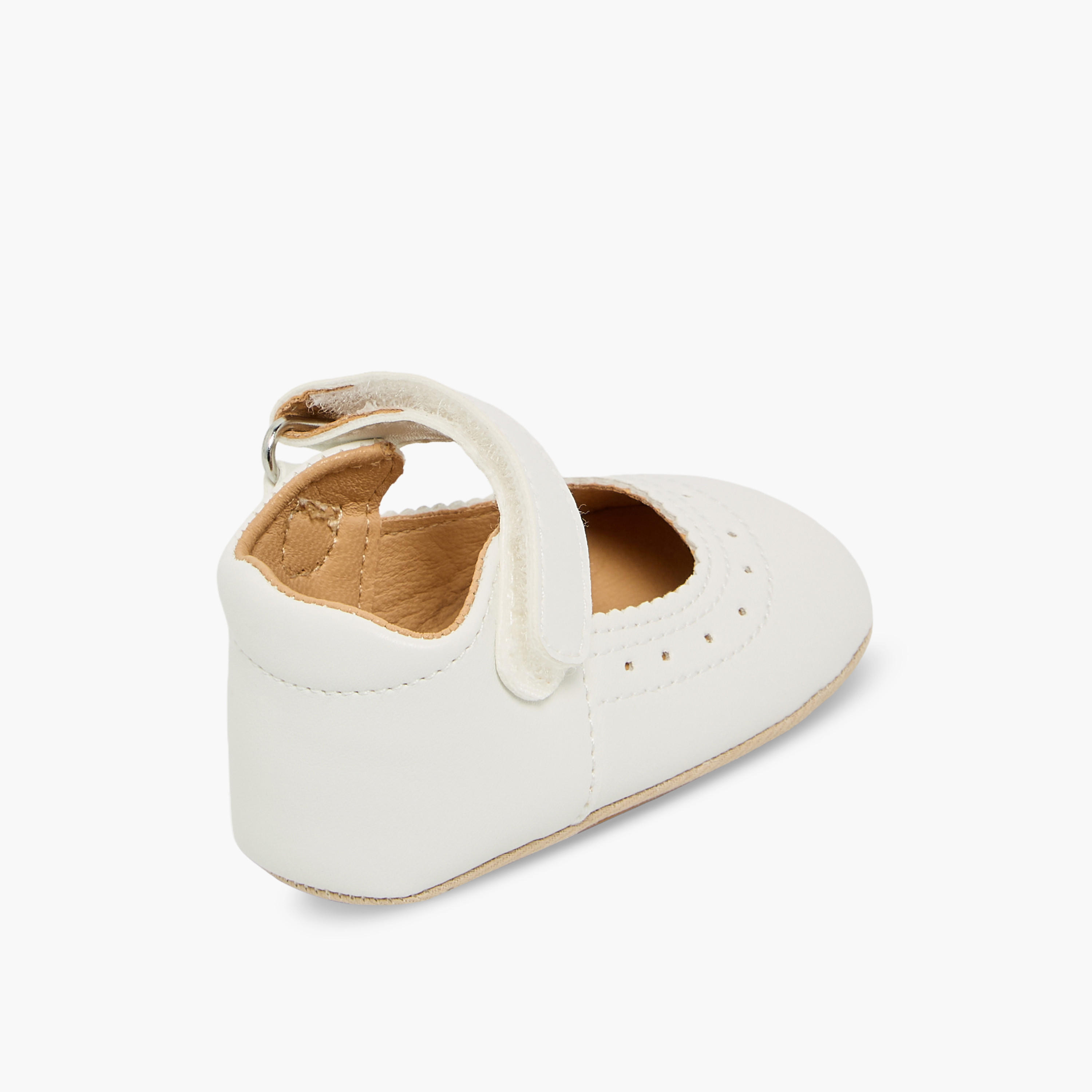 حذاء خفيف بشريط إغلاق لاصق من بيرفيت-baby-girls-shoes-booties-image-6