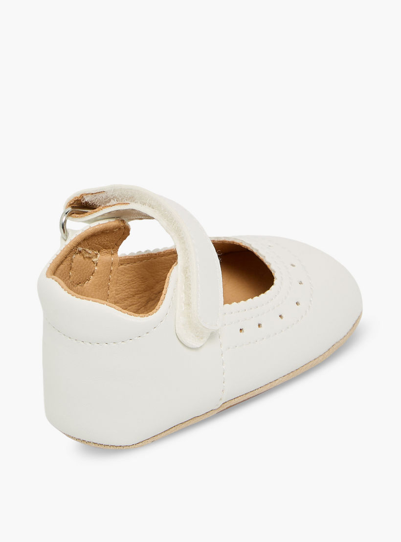 حذاء خفيف بشريط إغلاق لاصق من بيرفيت-baby-girls-shoes-booties-image-6