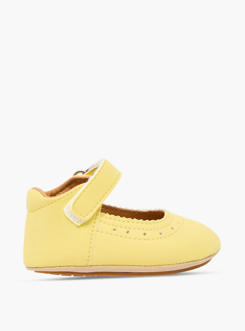 حذاء خفيف بشريط إغلاق لاصق من بيرفيت-baby-girls-shoes-booties-image-3