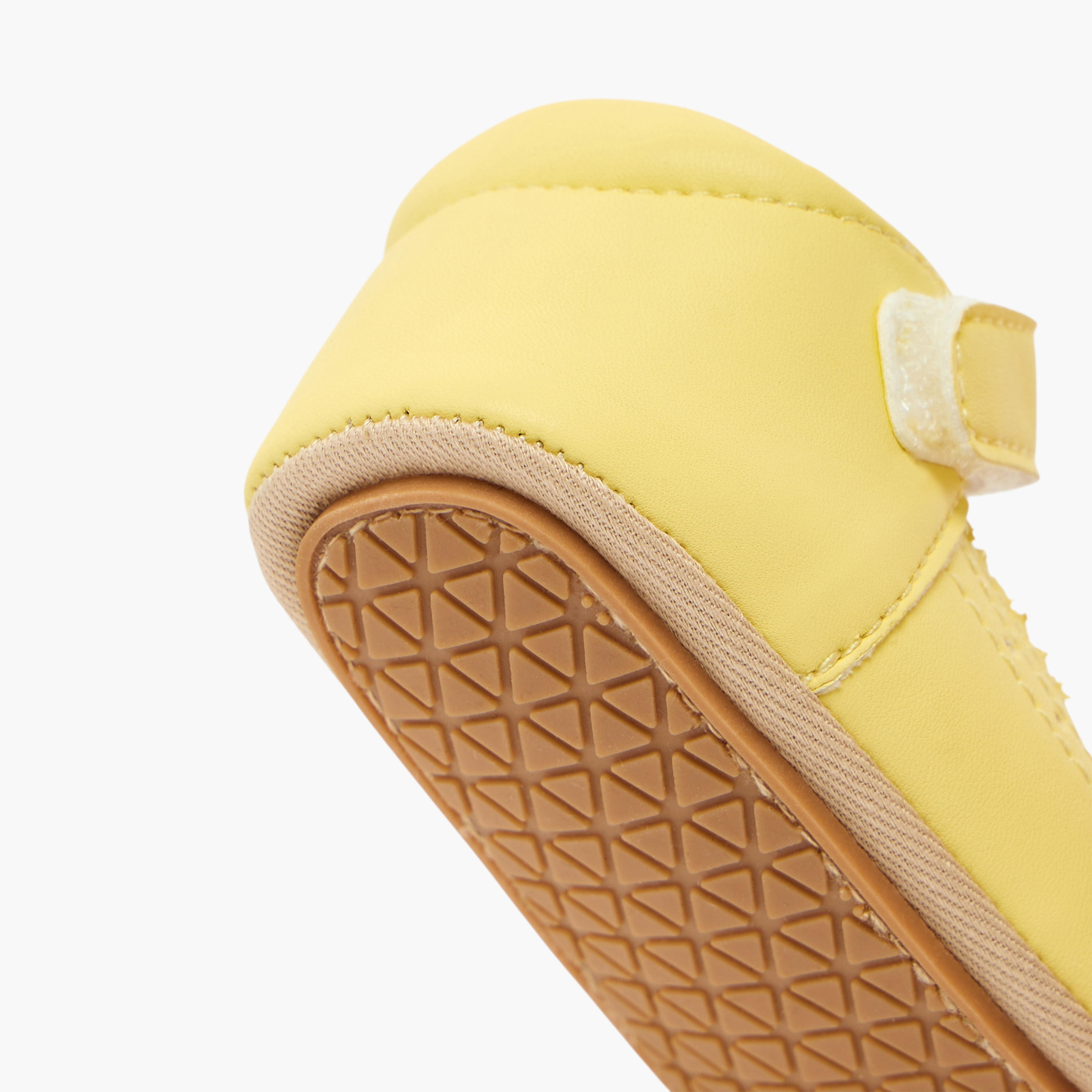حذاء خفيف بشريط إغلاق لاصق من بيرفيت-baby-girls-shoes-booties-image-5