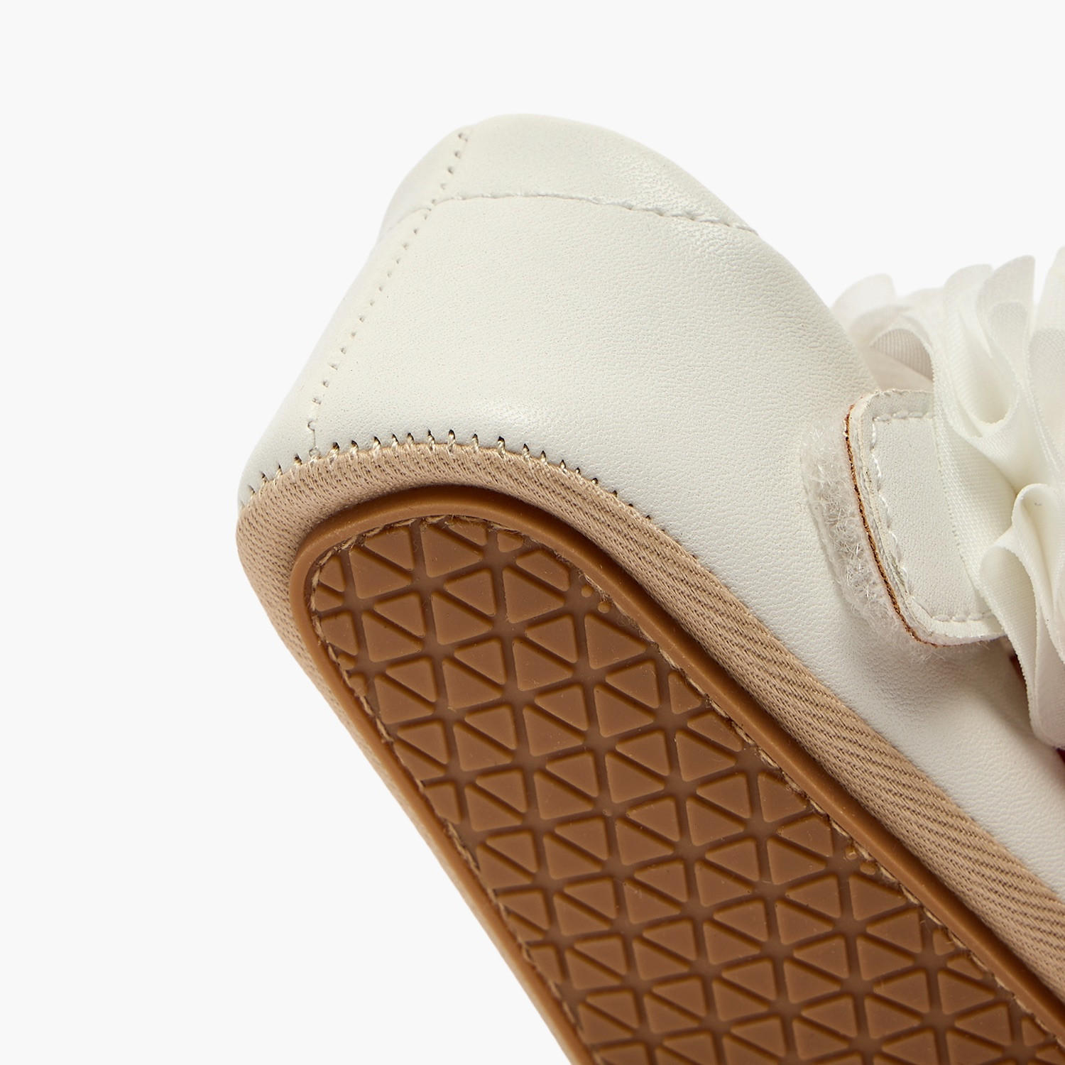 حذاء خفيف بشريط إغلاق لاصق من بيرفيت-baby-girls-shoes-booties-image-5