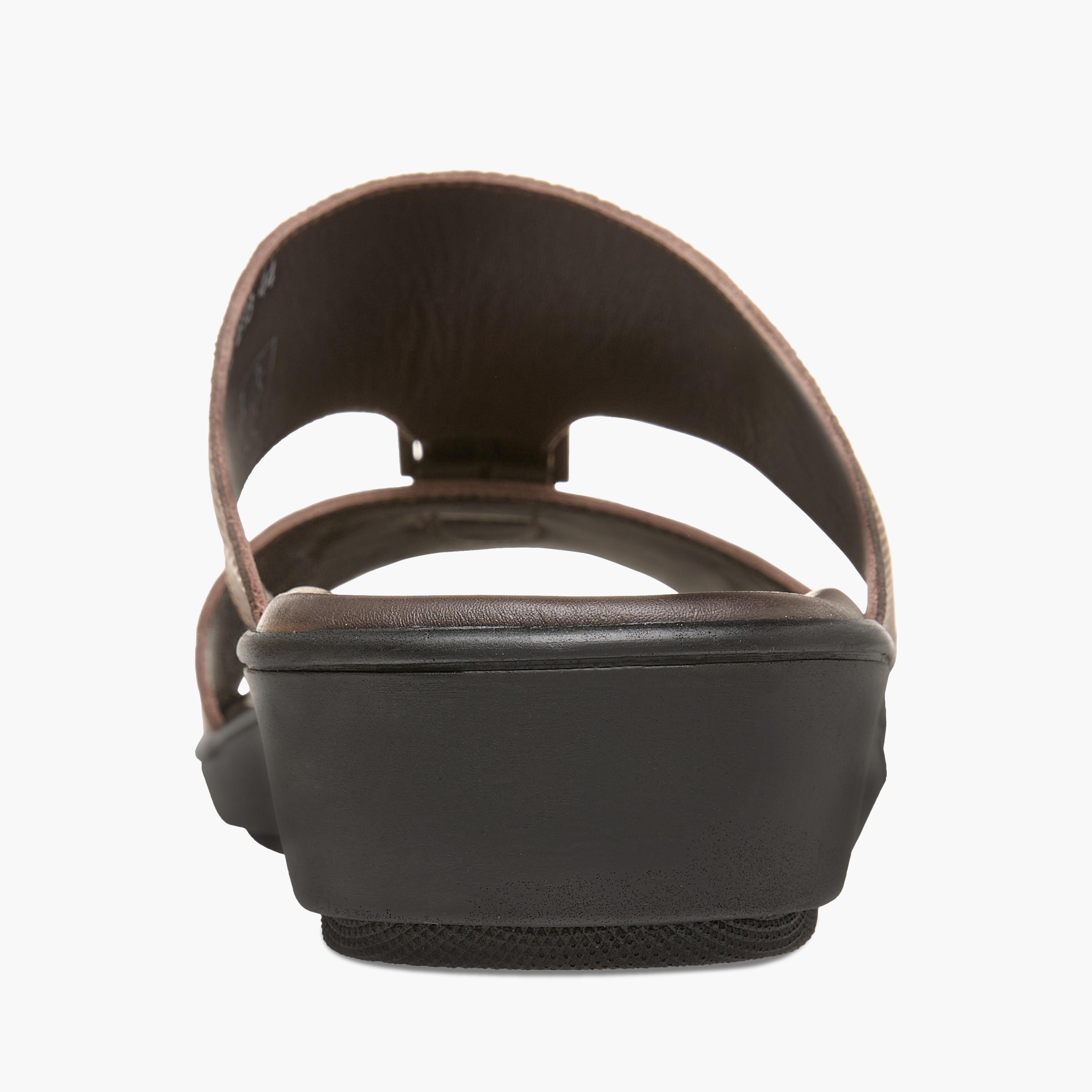 صندل عربي سهل الارتداء بارز الملمس بتفاصيل أبزيم إل بي إل من شو إكسبريس-men-shoes-sandals-image-4